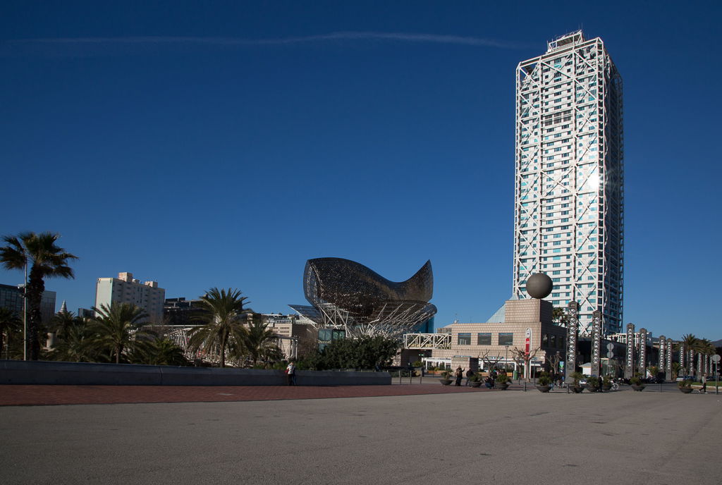 Las torres del Port Olímpic, por Josep Peramiquel Bacardit
