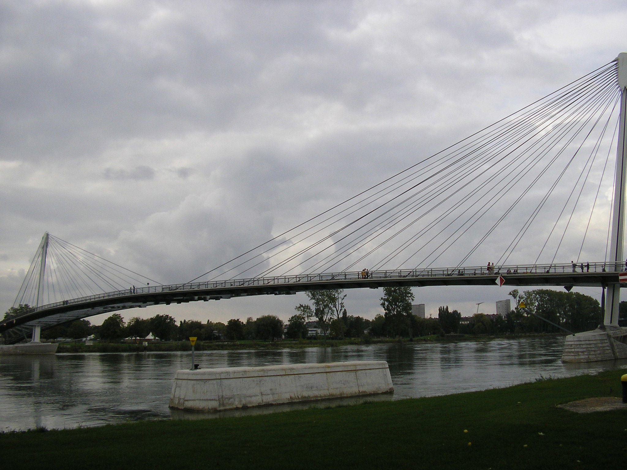 Puente del Europa, por cindy --