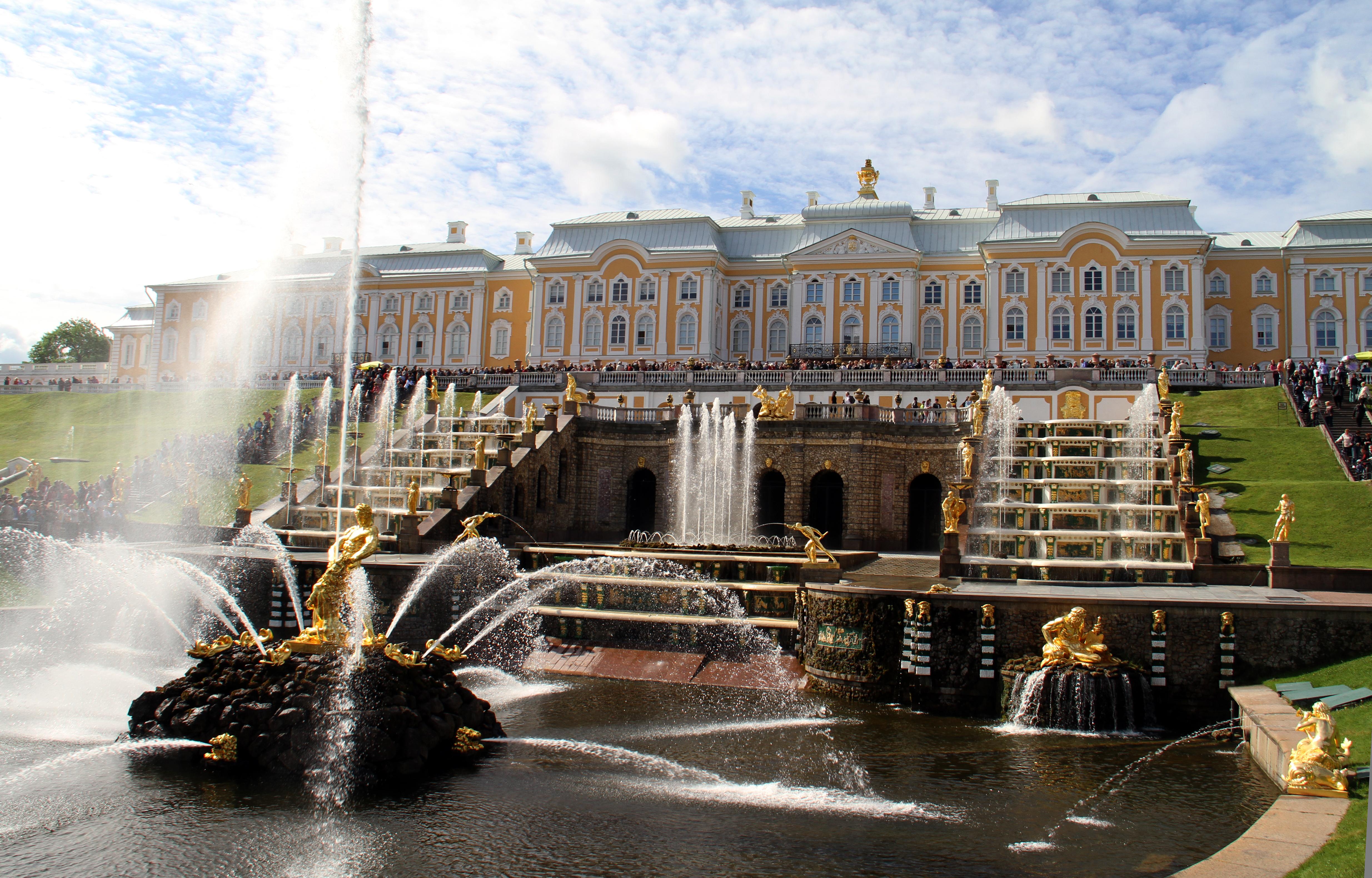 Jardines del Palacio de Peterhof, por Karen Gilmore