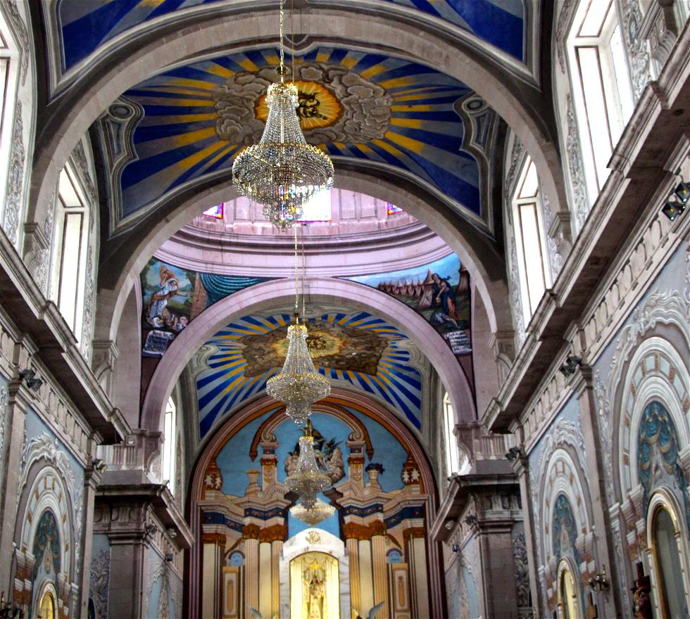 Templo de Nuestra Señora de La Merced en Santiago de Quetaro : 1 opiniones  y 11 fotos