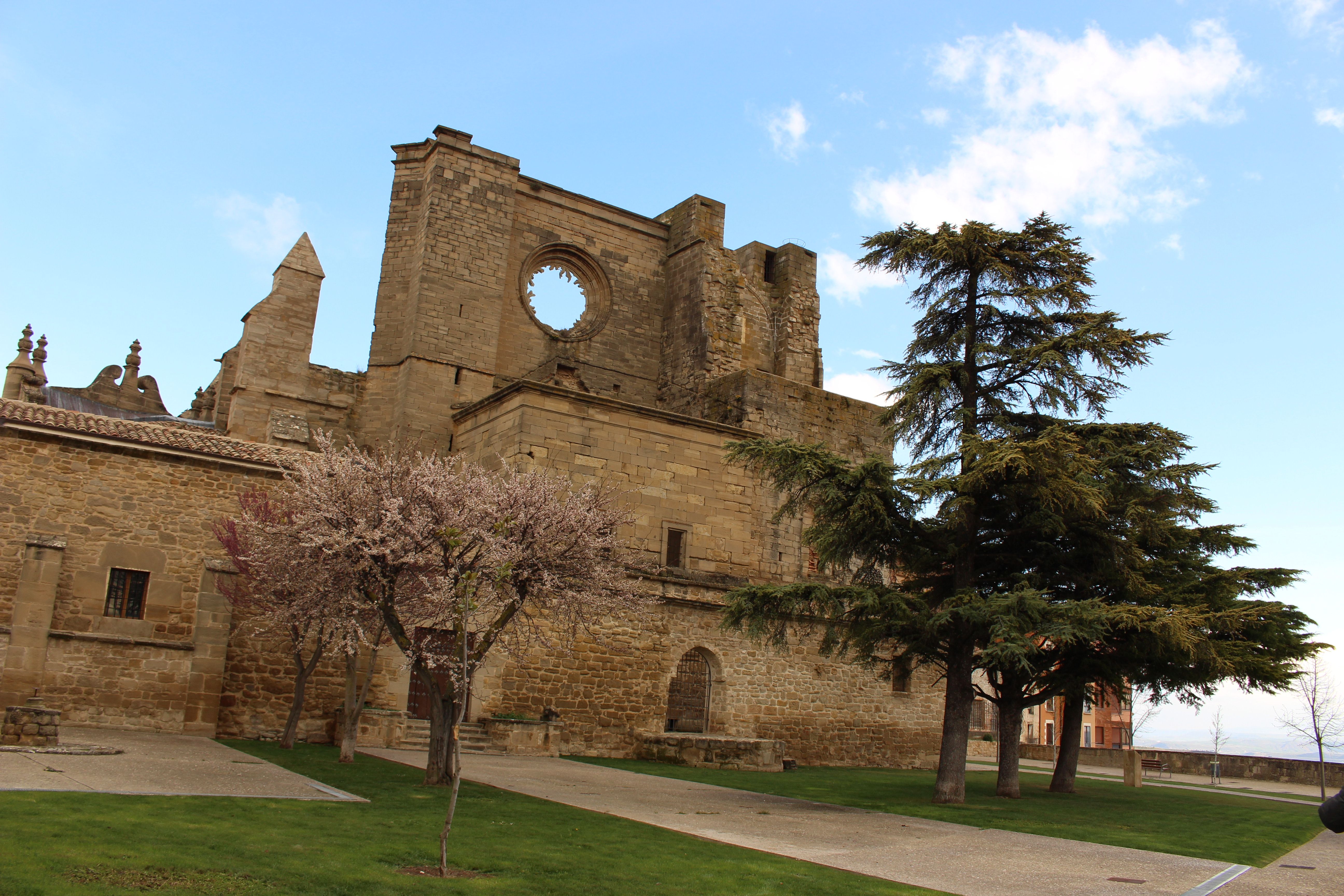 Descubre los encantos de los pueblos en Viana y sus alrededores