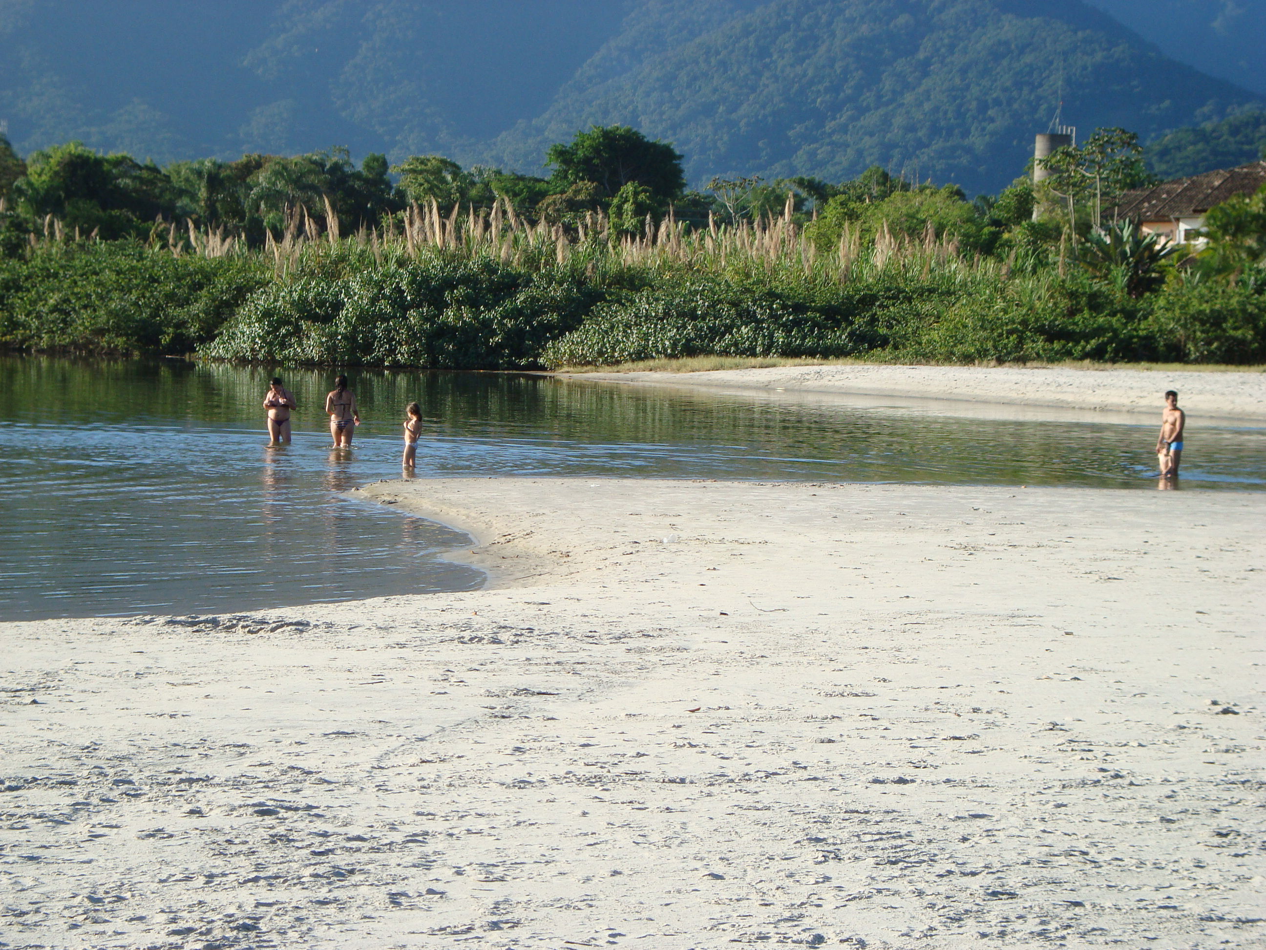 Playa de Cambury, por Lucy 