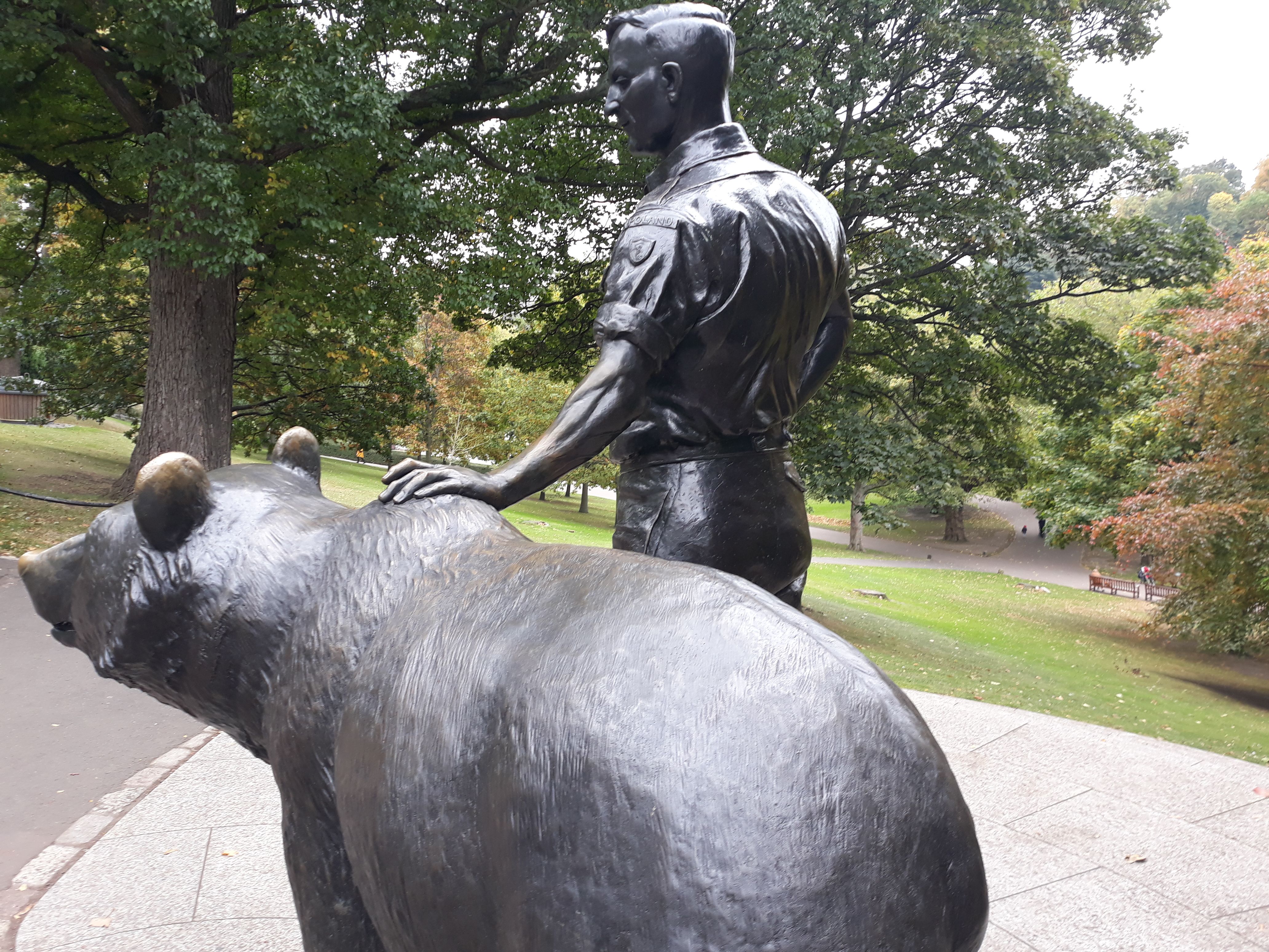 Estatuas en Edimburgo: arte, historia y leyendas que cautivan