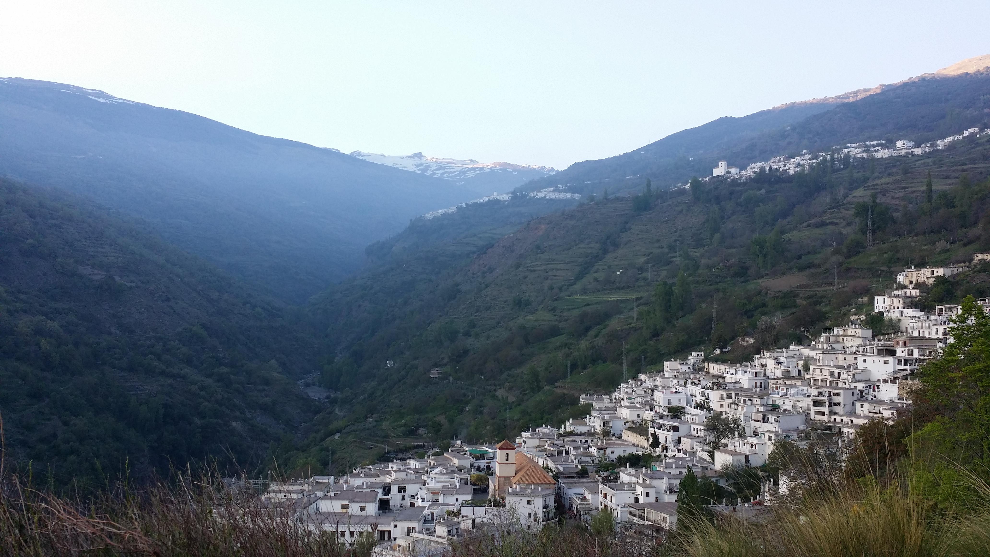 Calles de Comarca de la Alpujarra Granadina: un recorrido por sus encantos