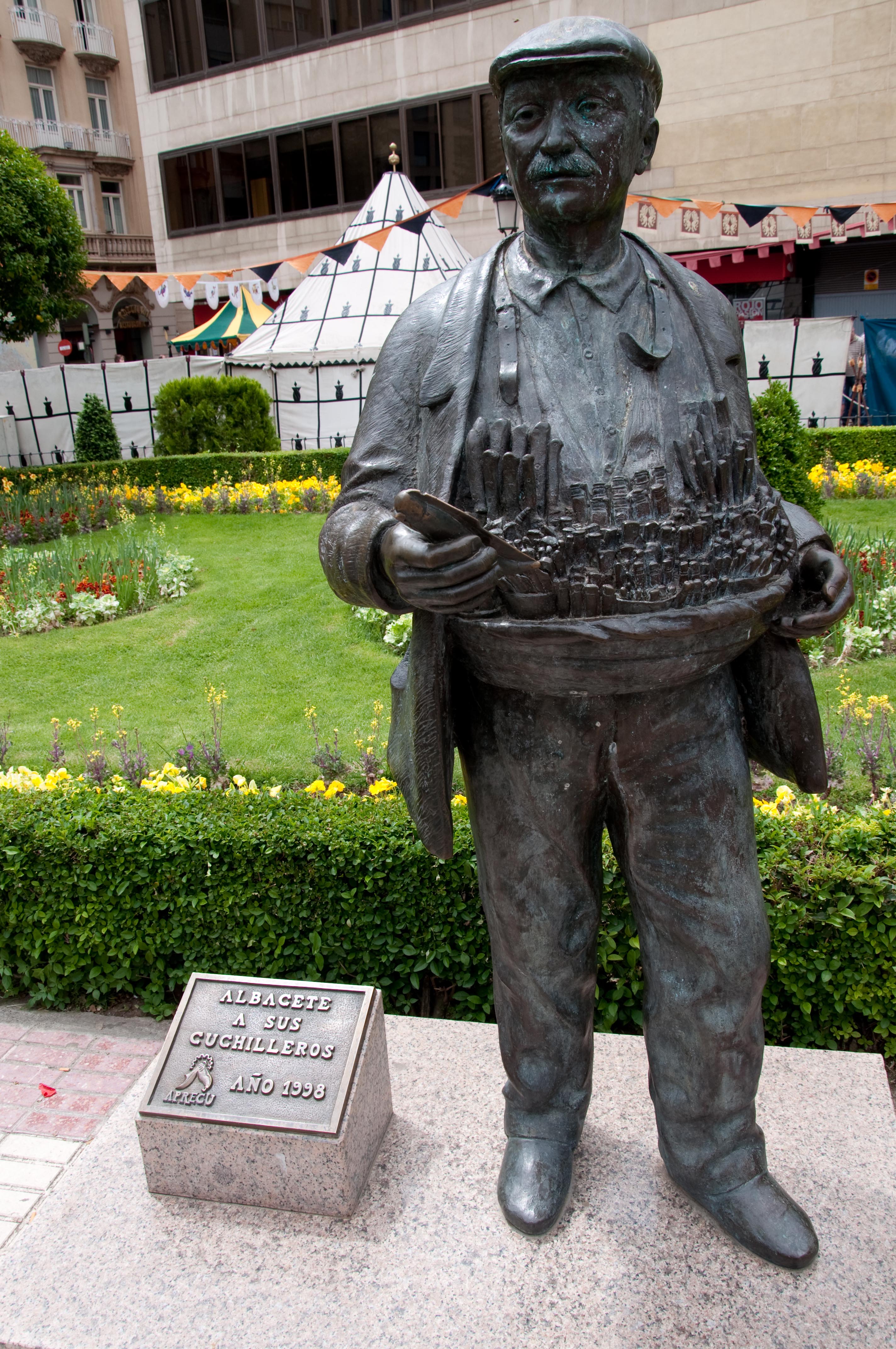 Monumento al cuchillero, por Pedro Jareño