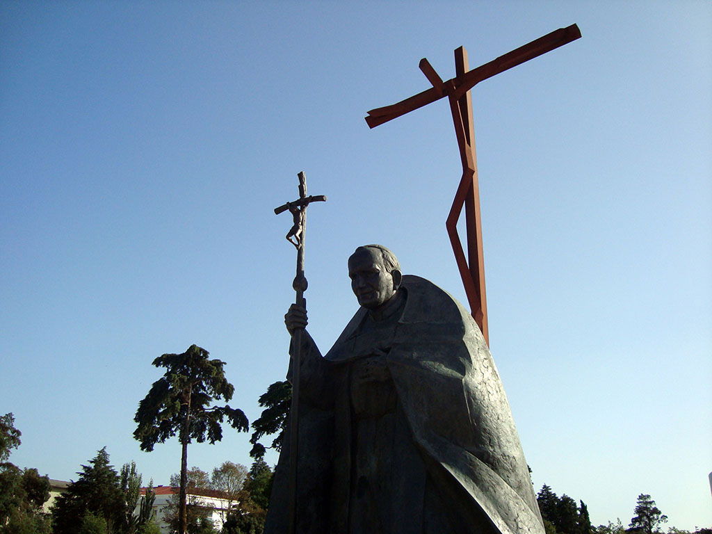 Estatua de Juan Pablo II, por Marta Pilar
