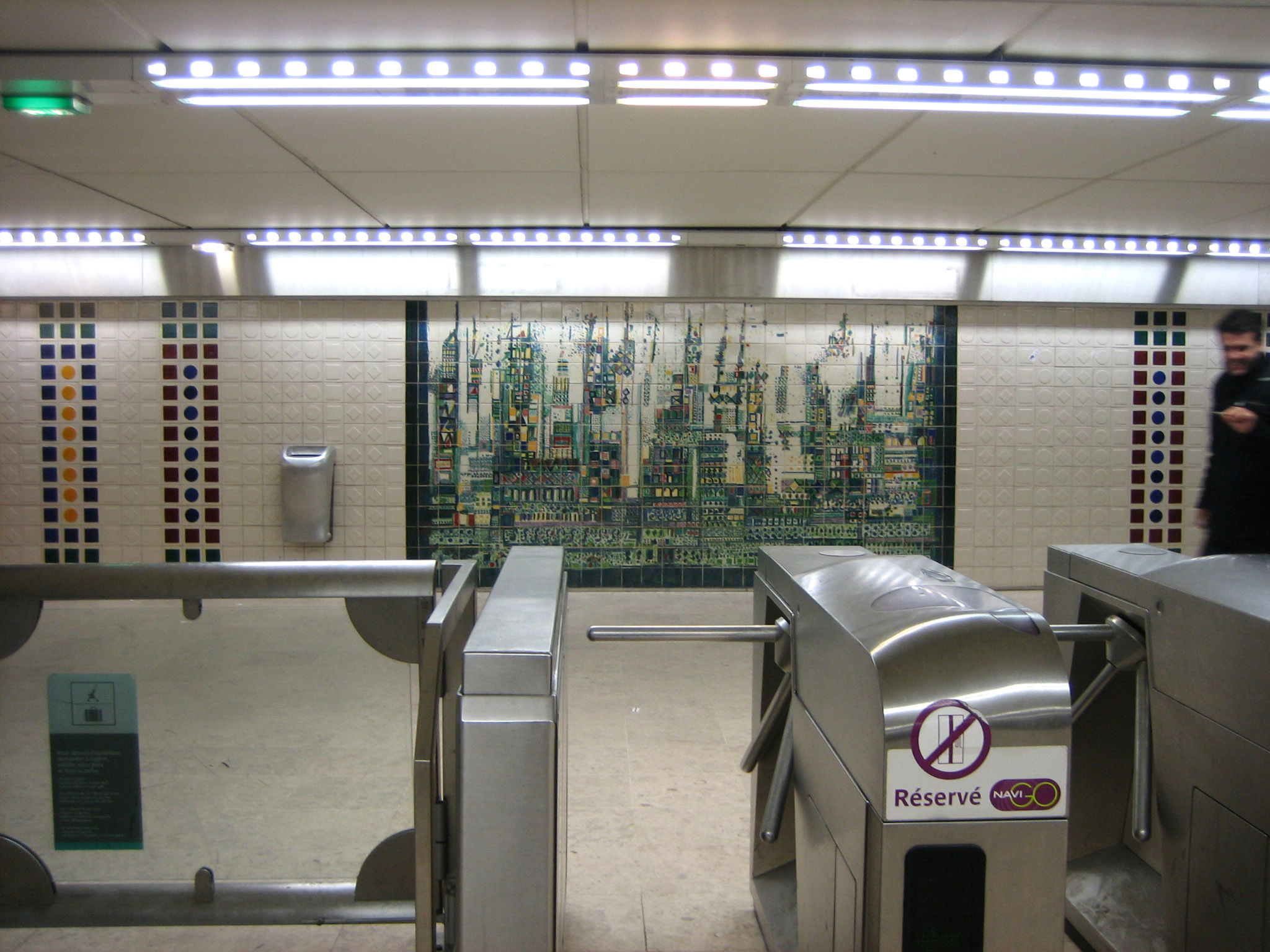 Metro Champs-Élysées - Clemenceau, por aierim
