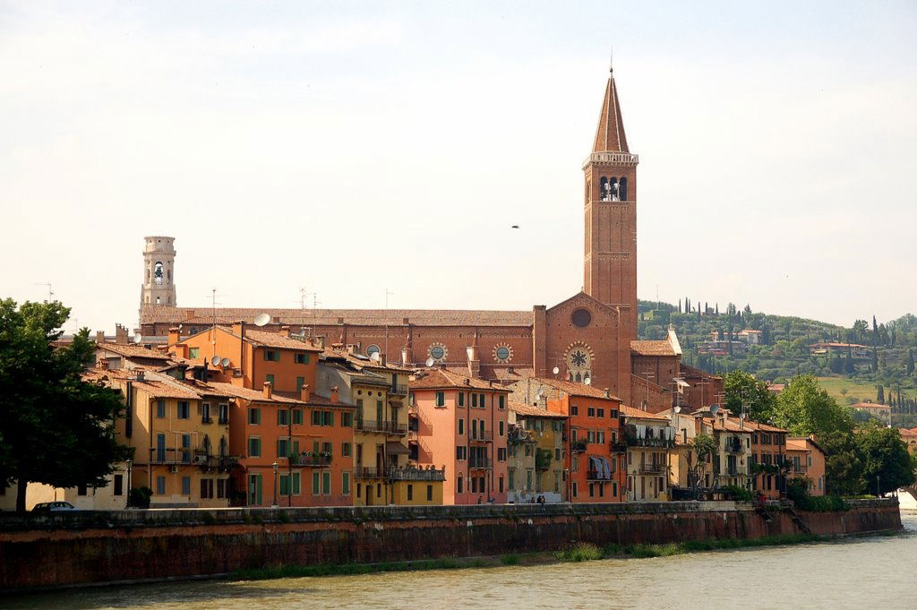 Río Adige a su paso por Verona, por naxos