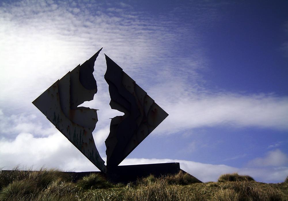 Monumento al Albatros, por Tribi Lin