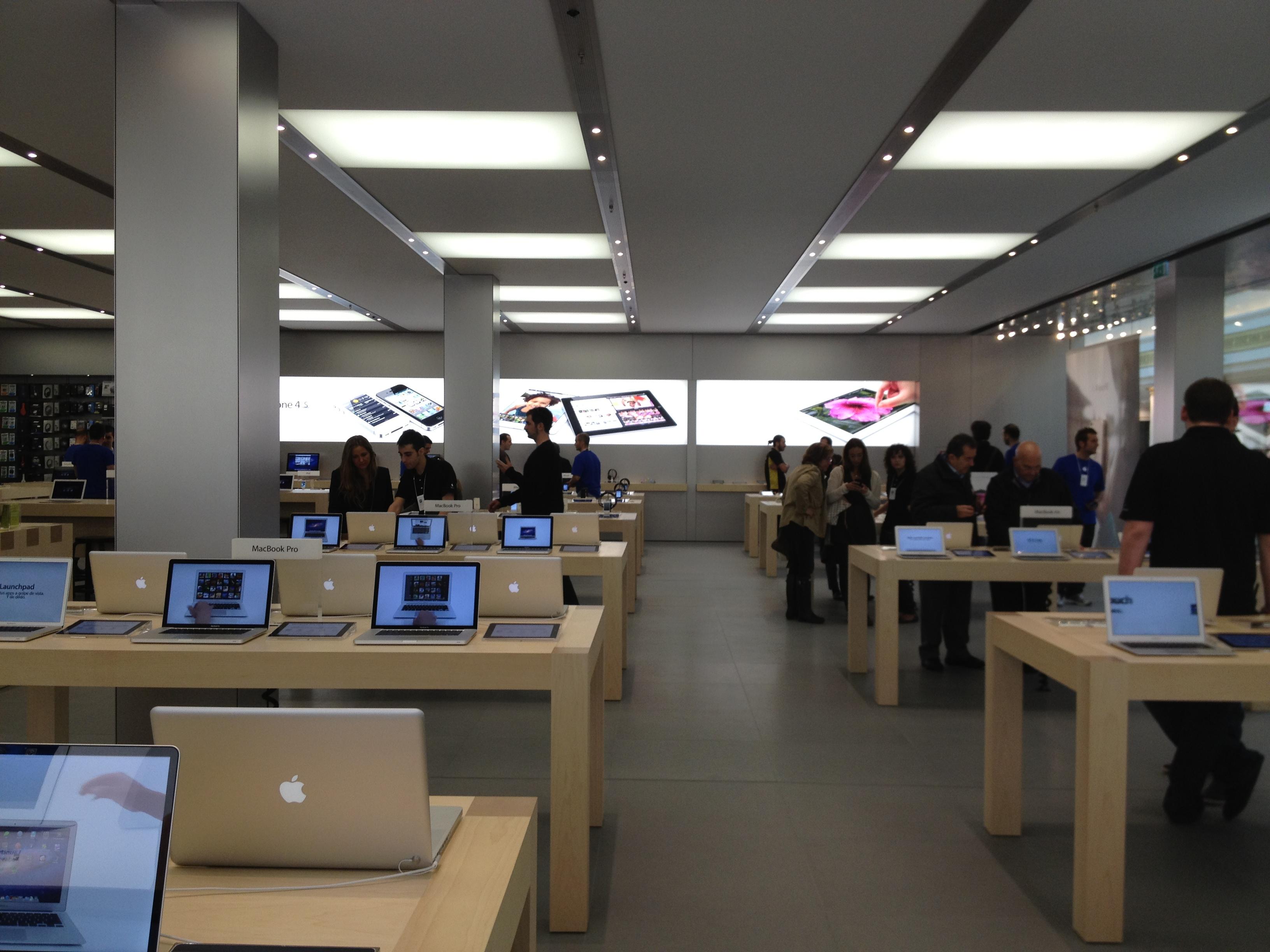 Apple Store, Gran Plaza 2, por Liliana Rancel