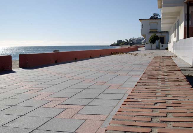 Paseo Marítimo de la Cala de Mijas, por Marilo Marb