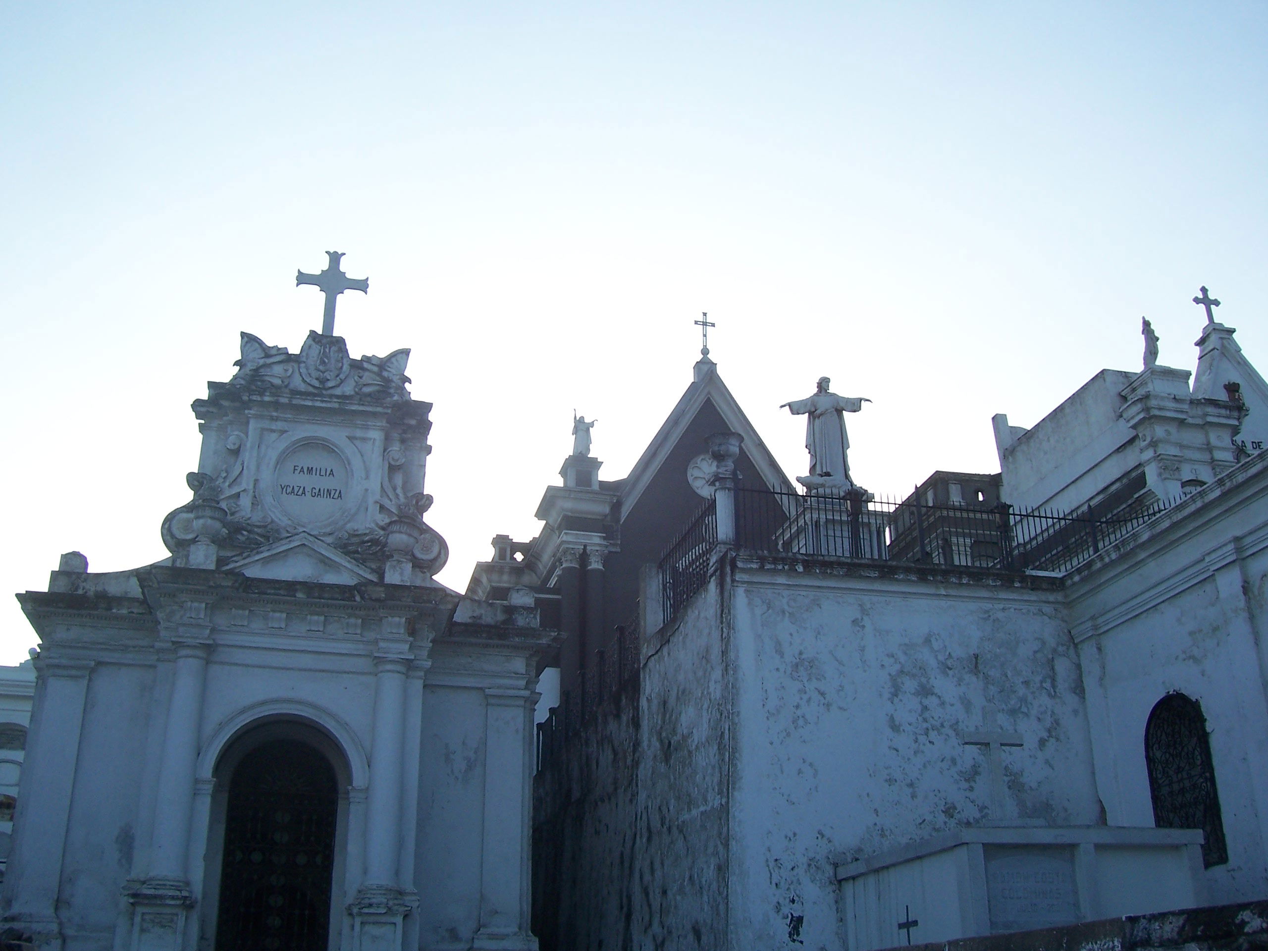 Cementerio, por Saito