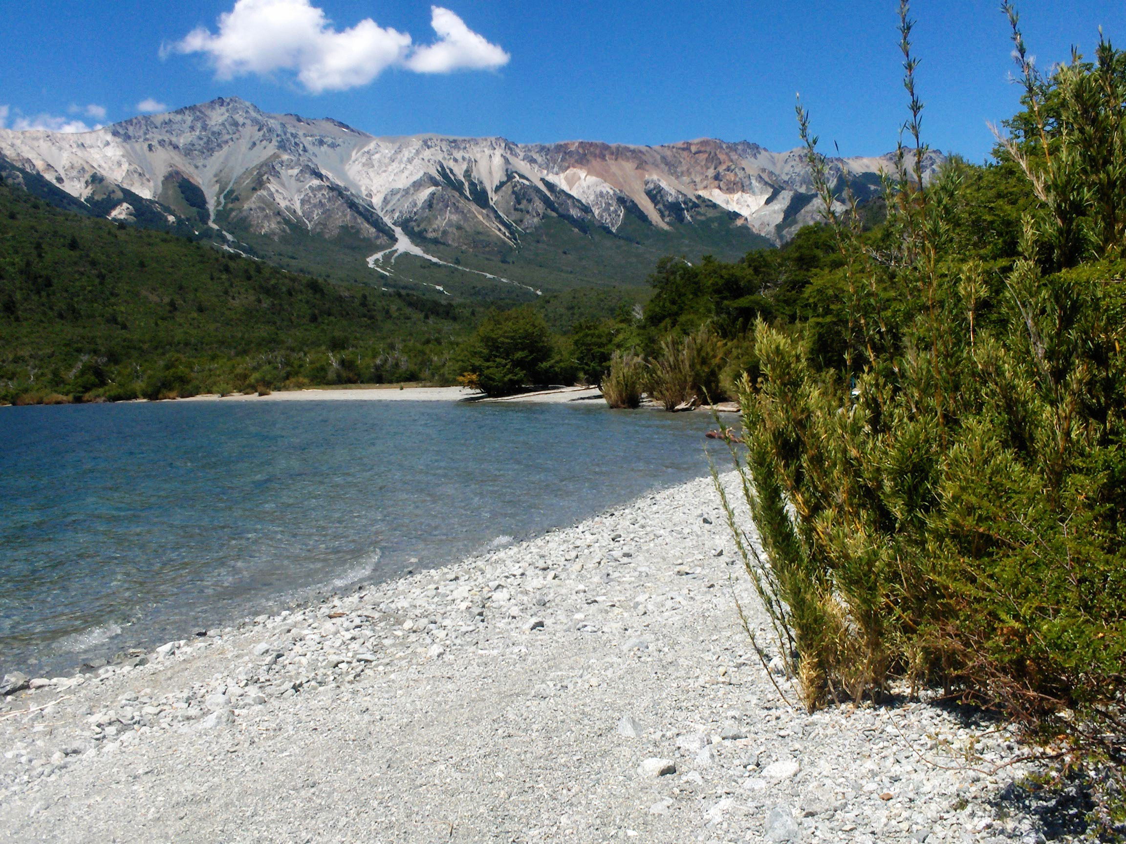 Lago Guillelmo, por MELITHA  BLASCO