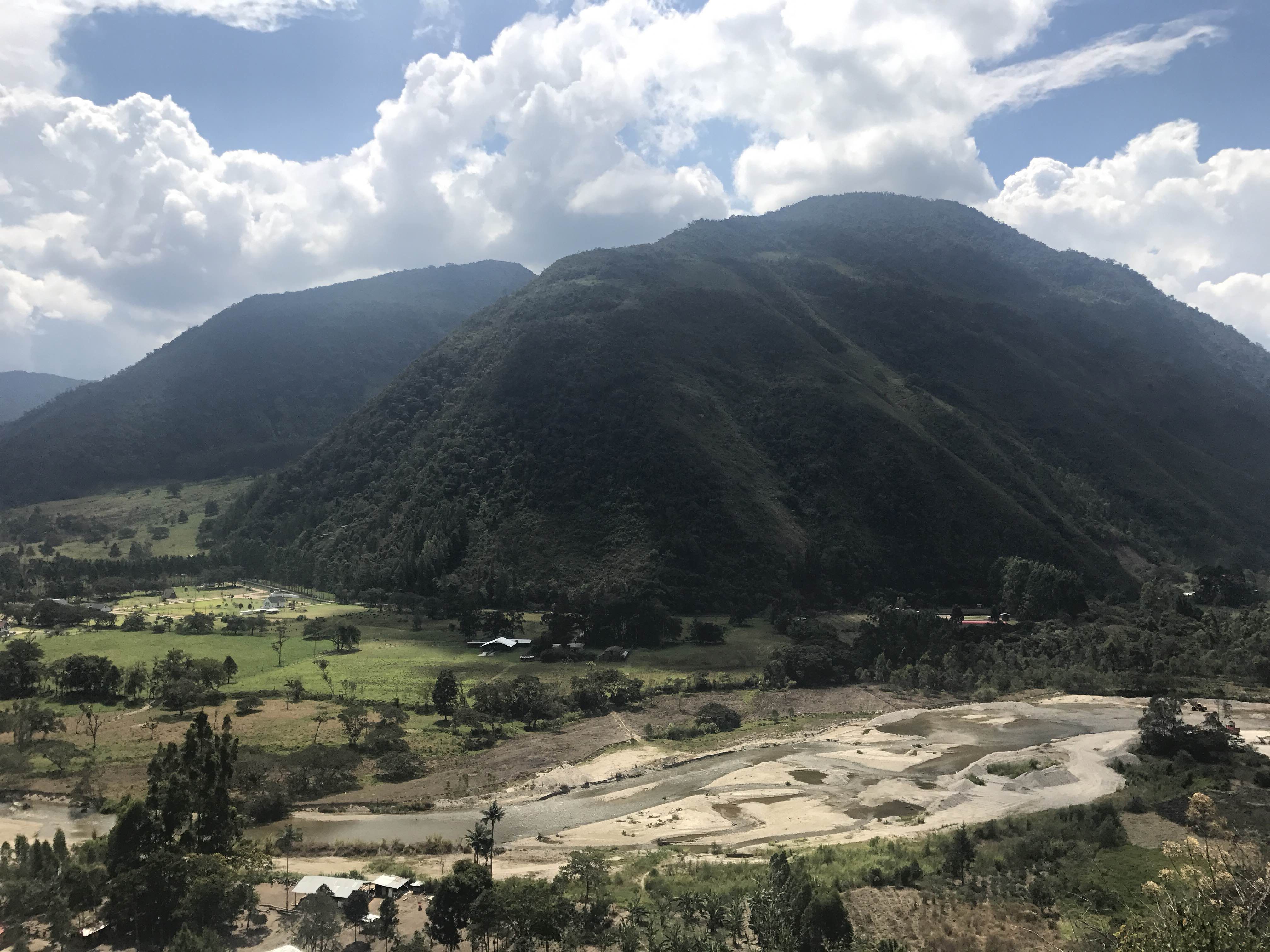 Mirador cerro Oxapampa, por Franklin Villarreal Vinces
