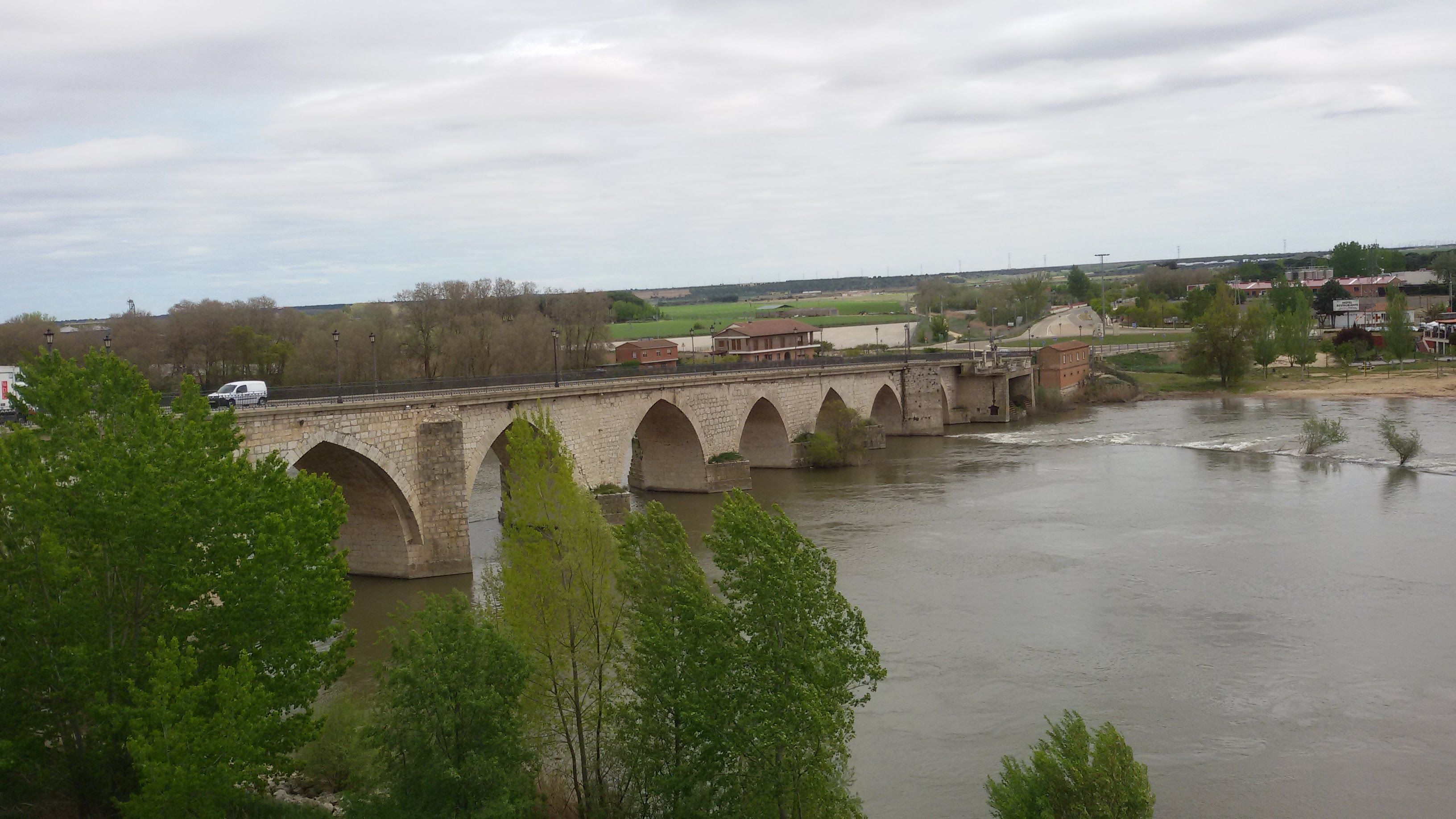 Mirador Puente de Piedra Tordesillas, por mari