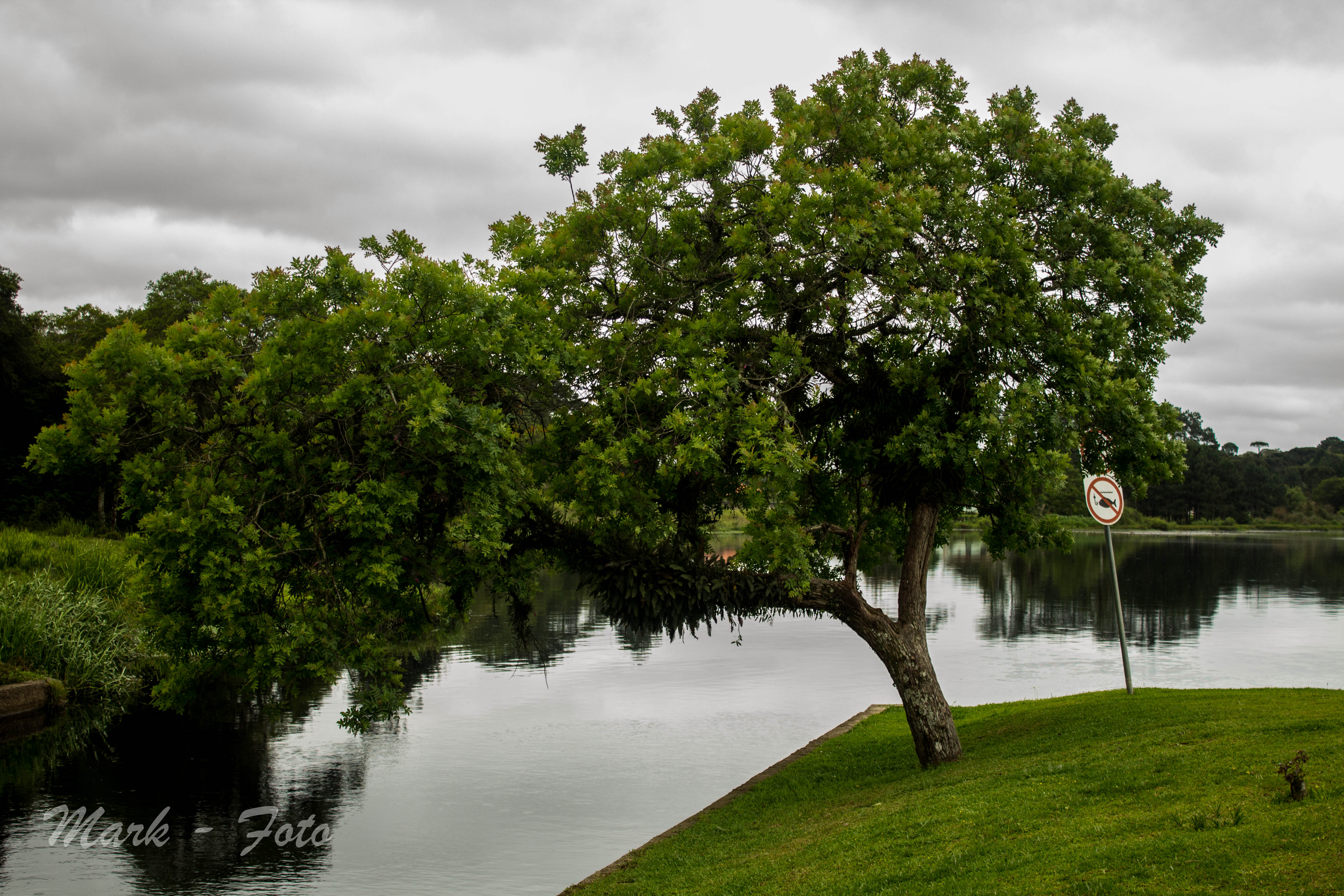 Parque Lago Azul, por Mark Rafael Heinrichs