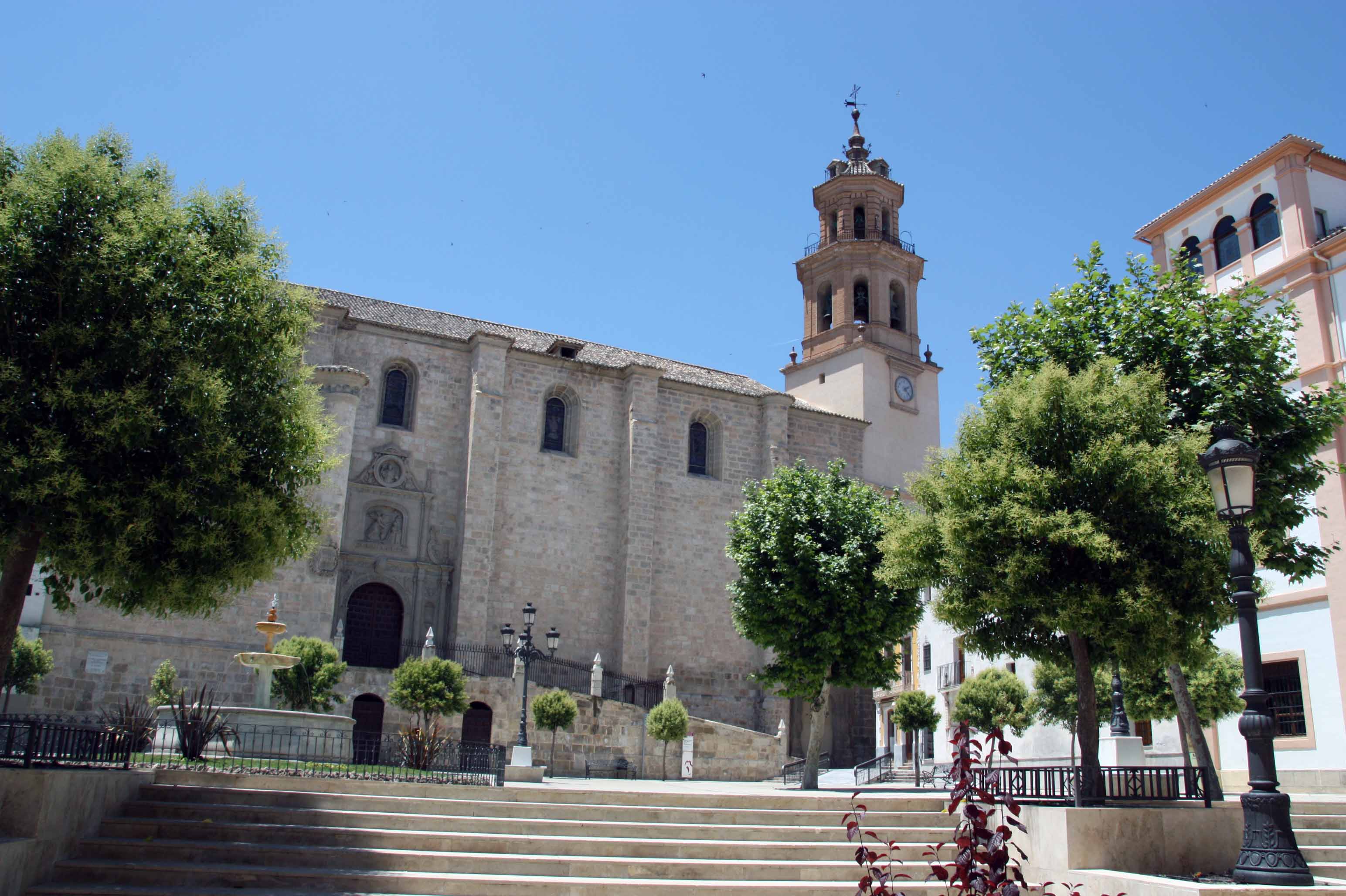 Plaza e Iglesia Mayor, por Baza Turismo