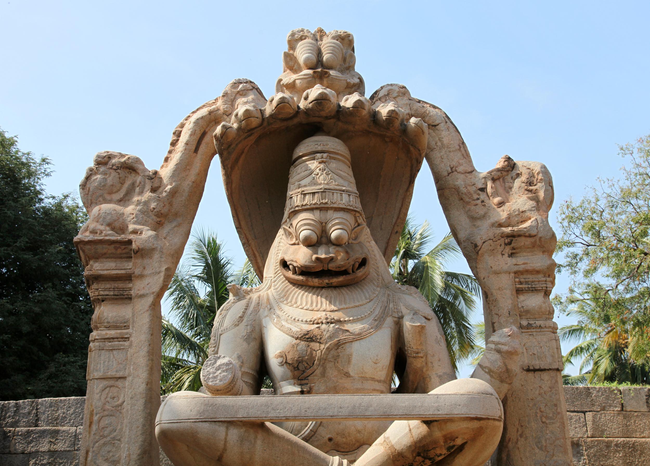 Estatua de Ugra Narsimha, por GERARD DECQ