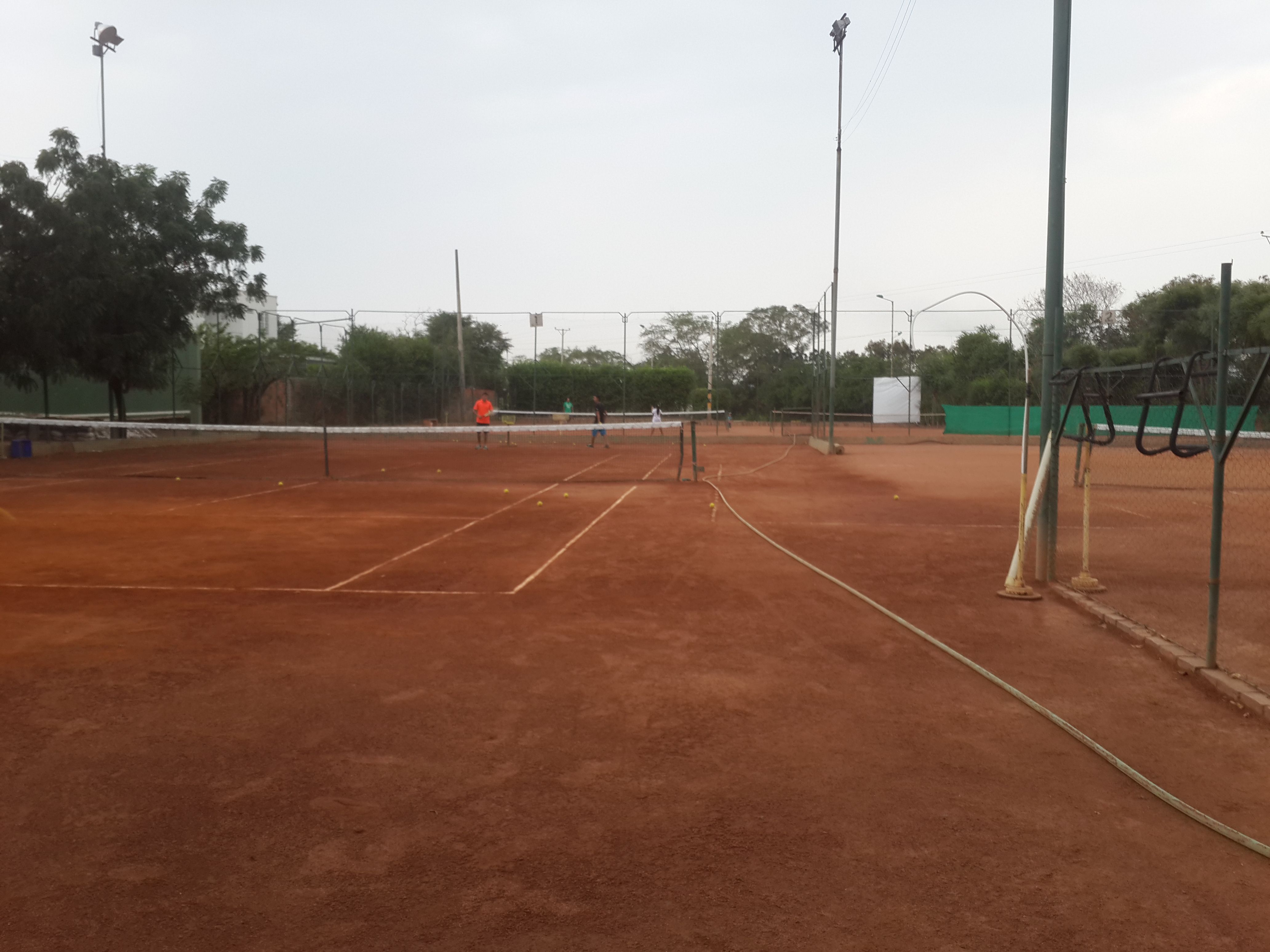 Escuela de Tenis Edgar Muñoz, por César - Mochilero