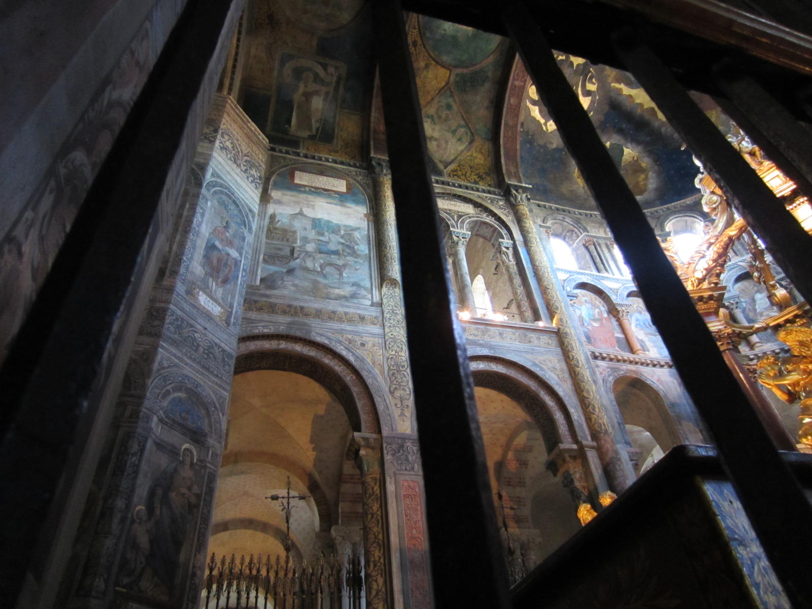 Las Criptas y el Deambulatorio de la Basílica de Saint Sernin, por Fer Tamudo
