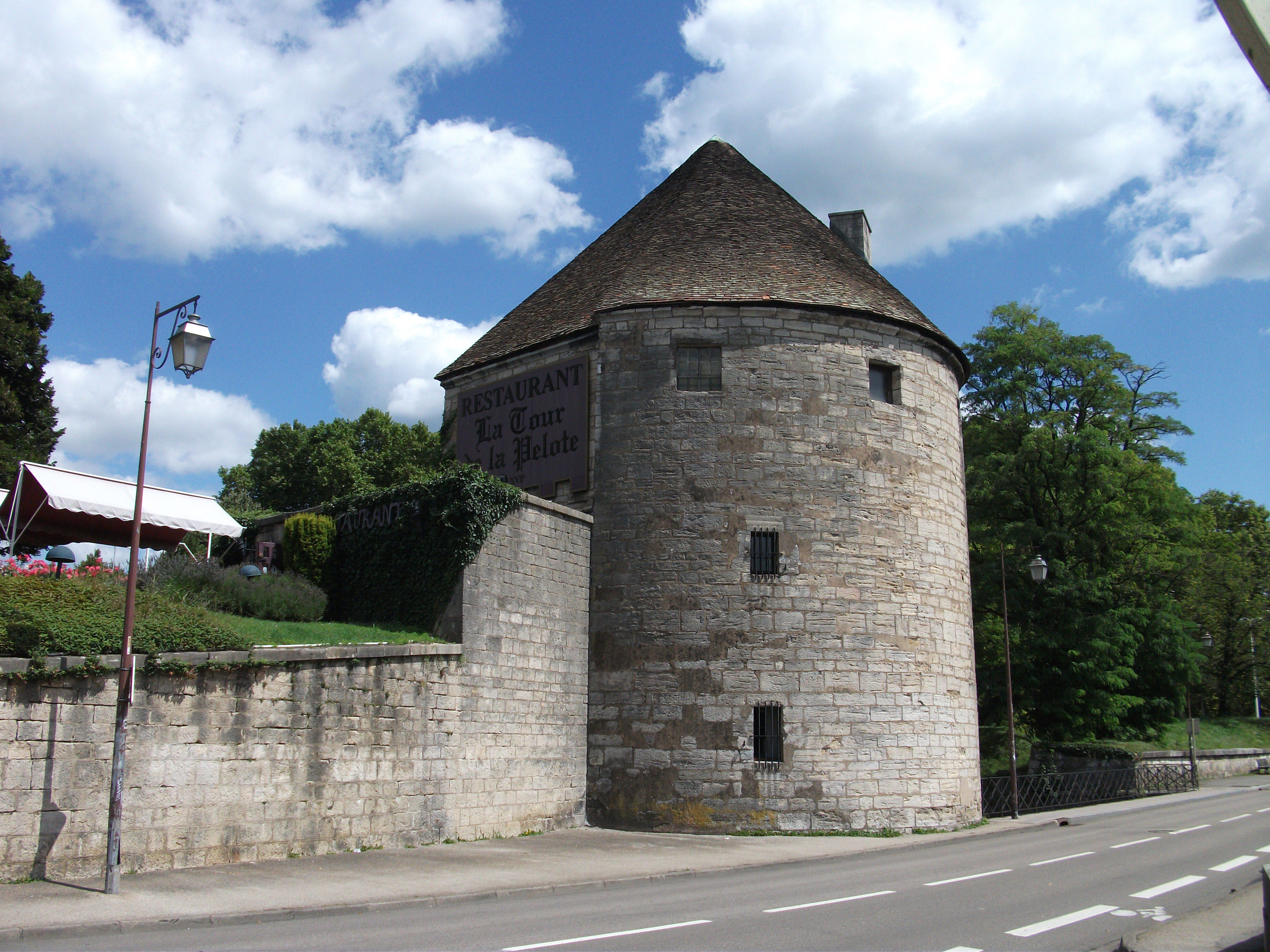 Restaurante Tour de la pelote, por Thomas Chabod