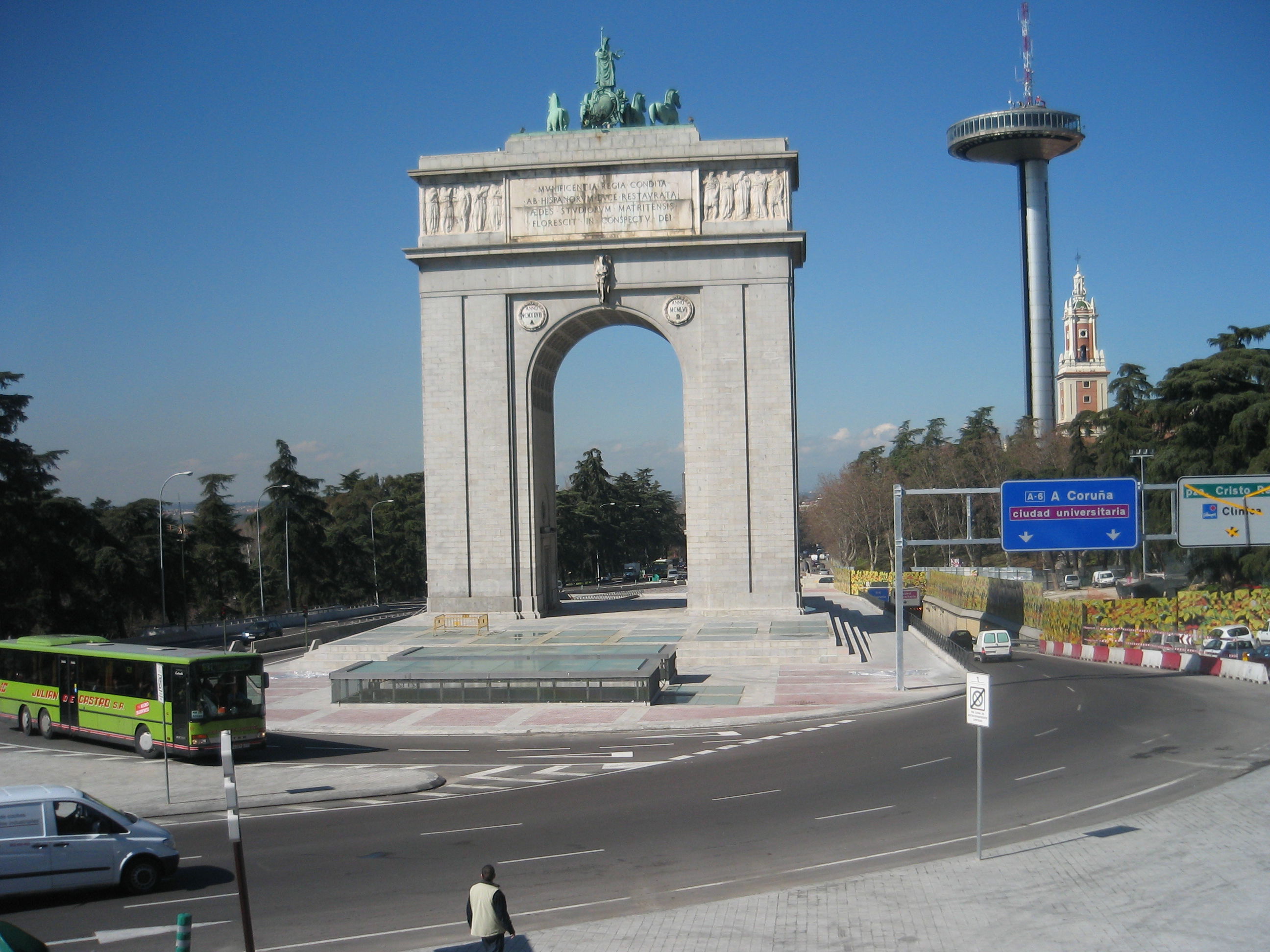 Faro de La Moncloa, por Miskita