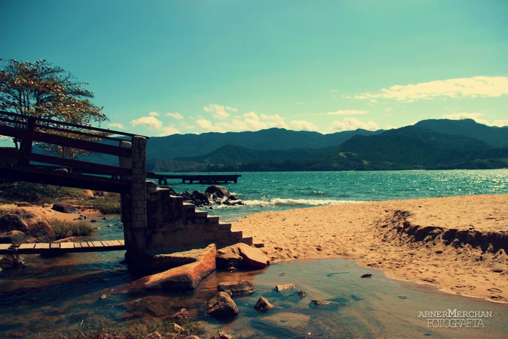 Praia da Feiticeira, por Abner Merchan