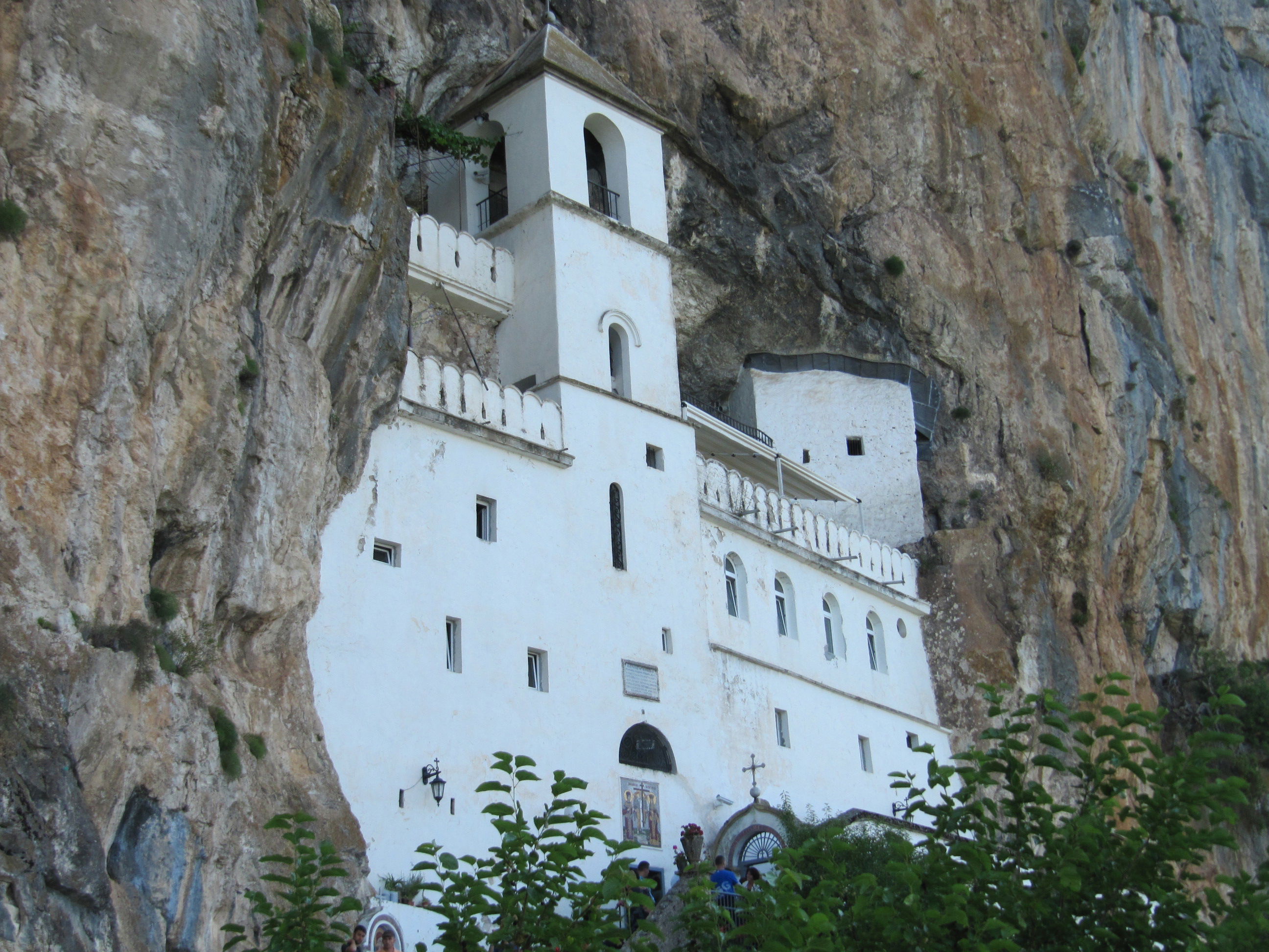 Monasterio de Ostrog, por Héctor mibauldeblogs.com