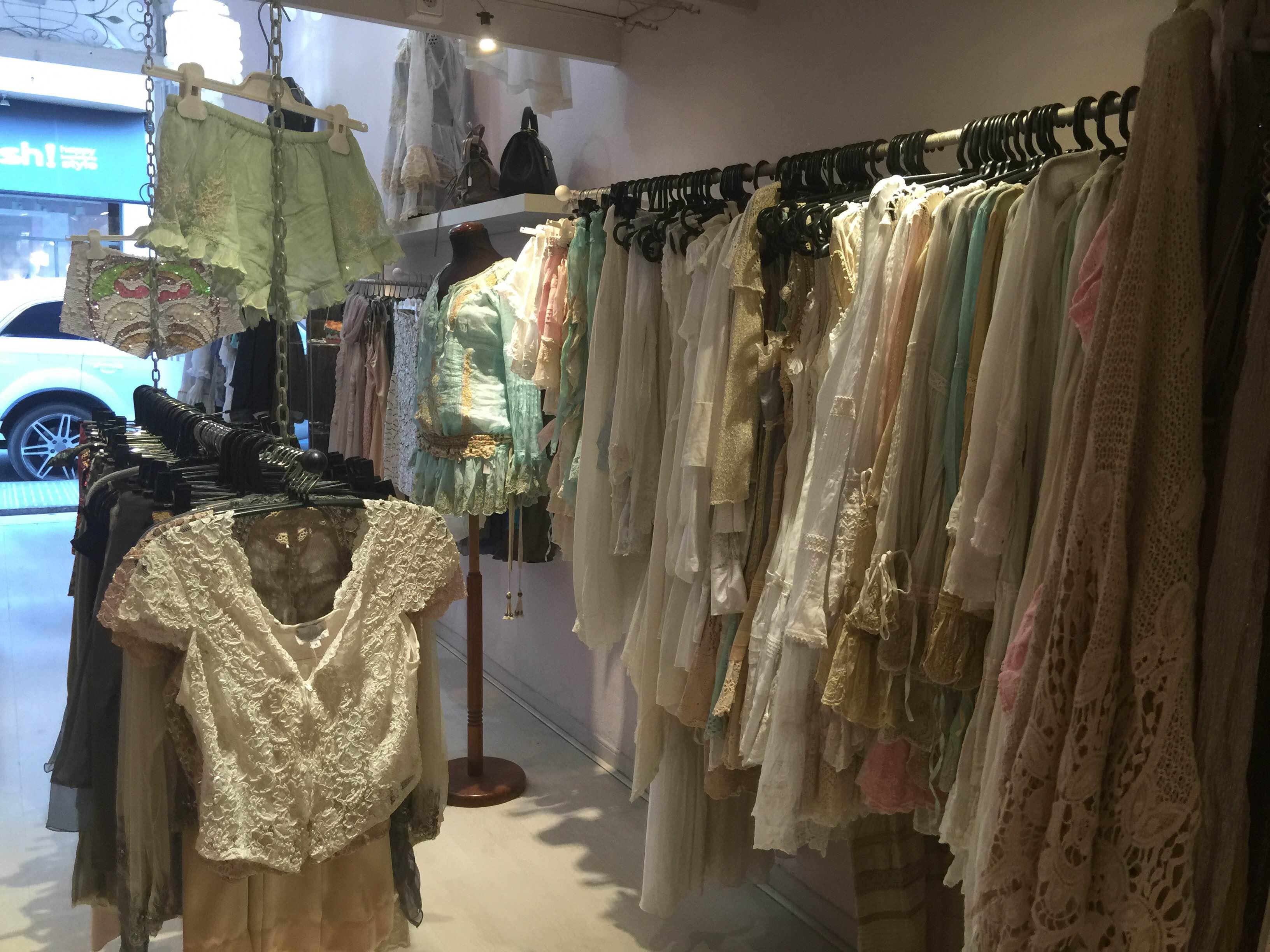 Boutique Favorita, por A. Marina C. Badias