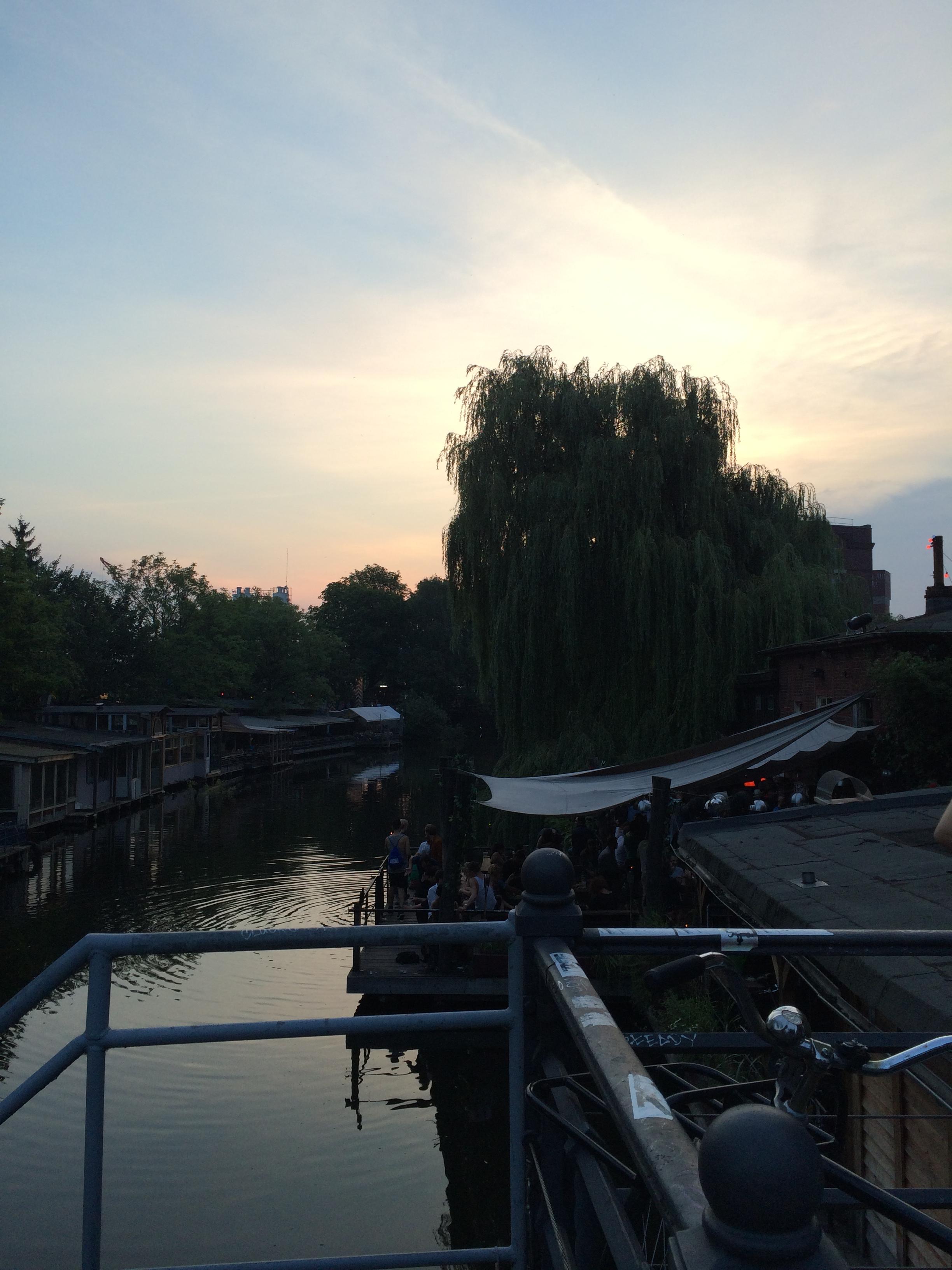 Discotecas en Berlín que te harán bailar hasta el amanecer