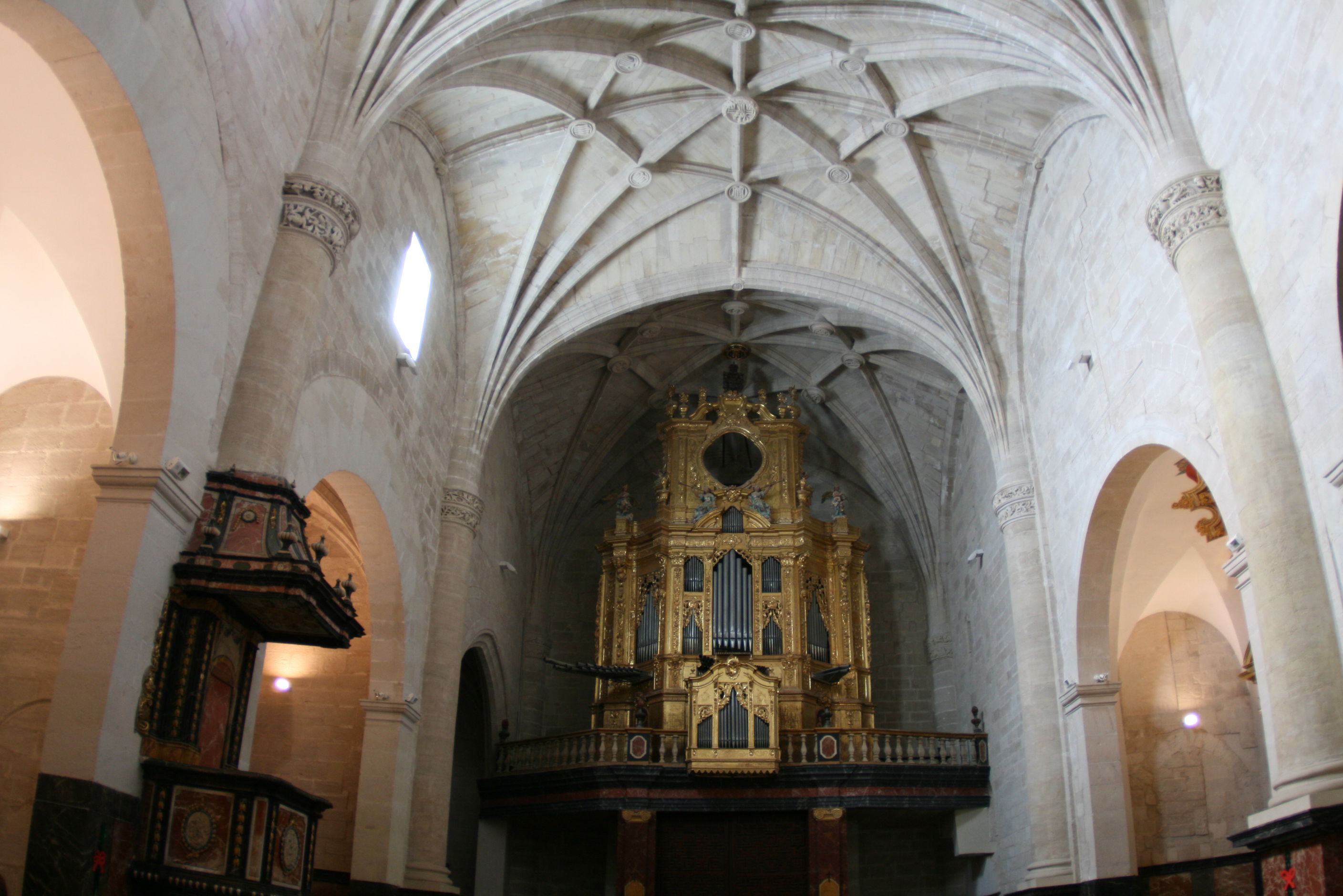 Iglesia de Santiago, por macmuseo