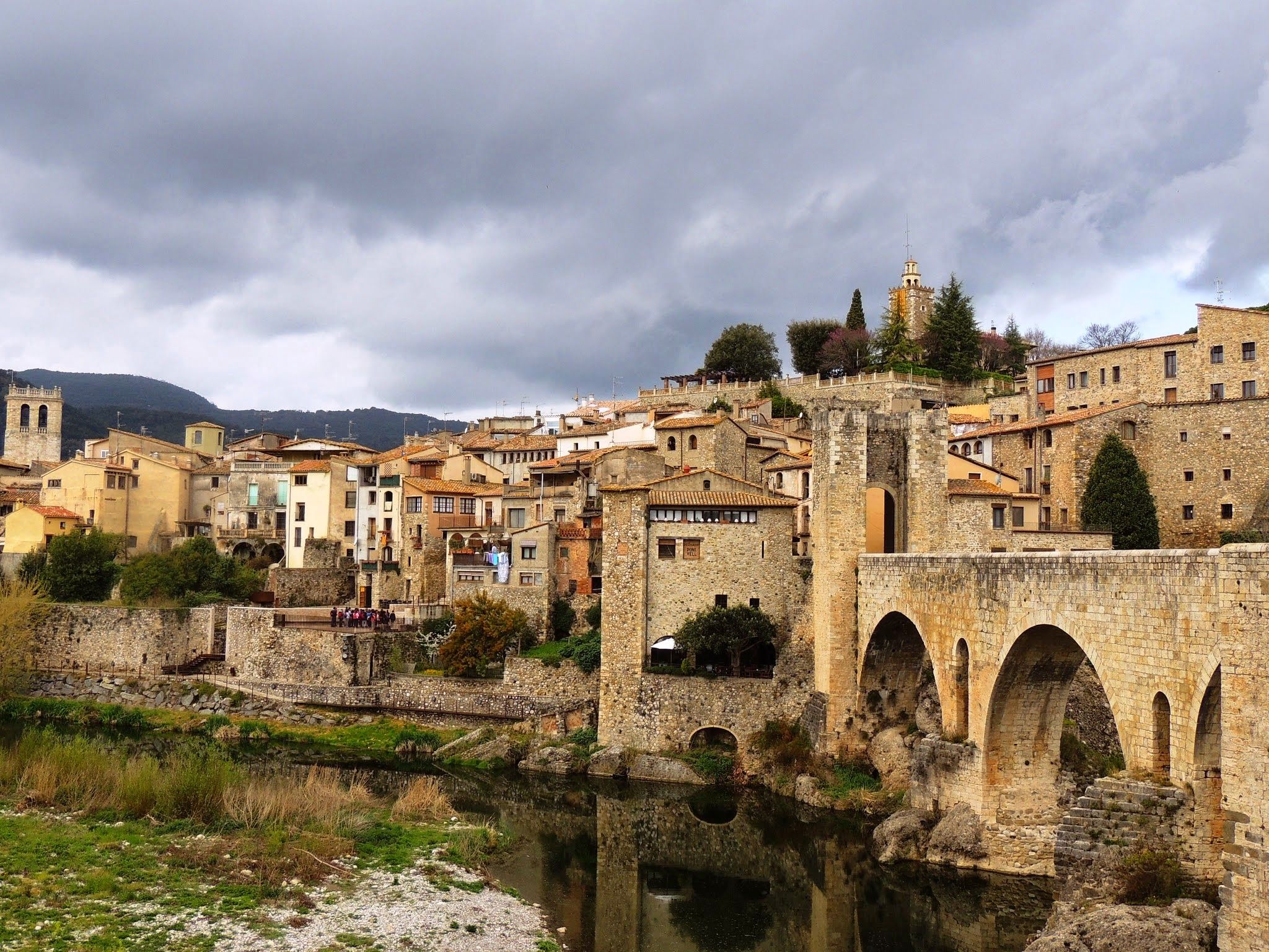 Puente de Besalú, por Simone Osias