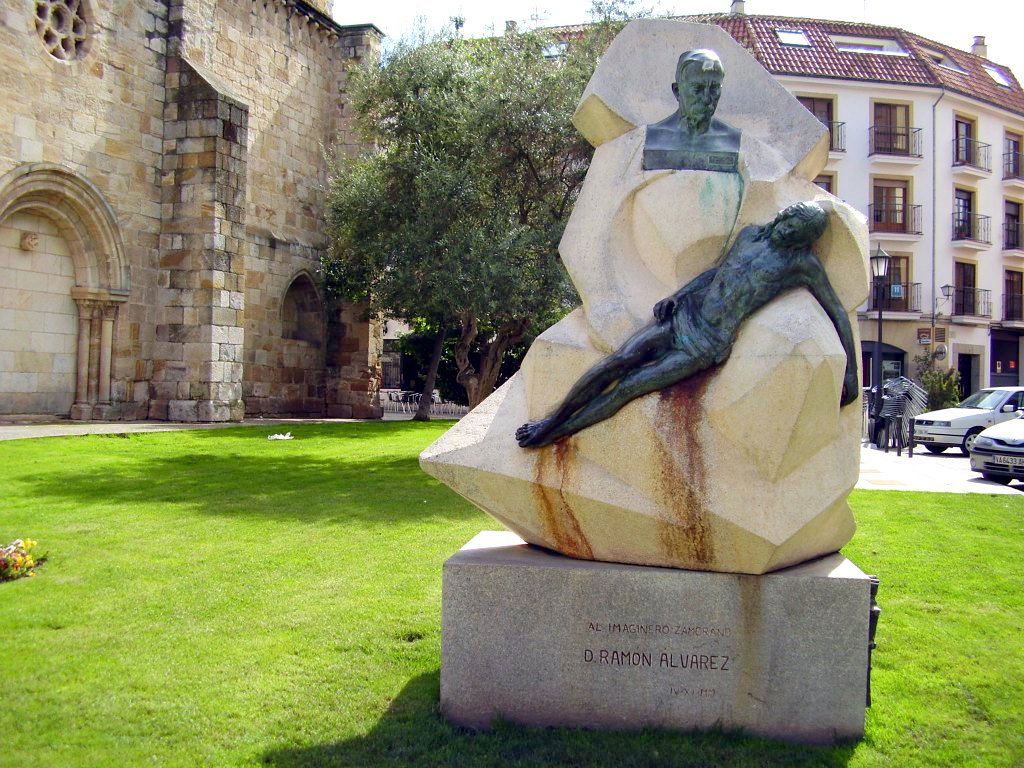 Escultura a Ramón Alvarez, por Lala