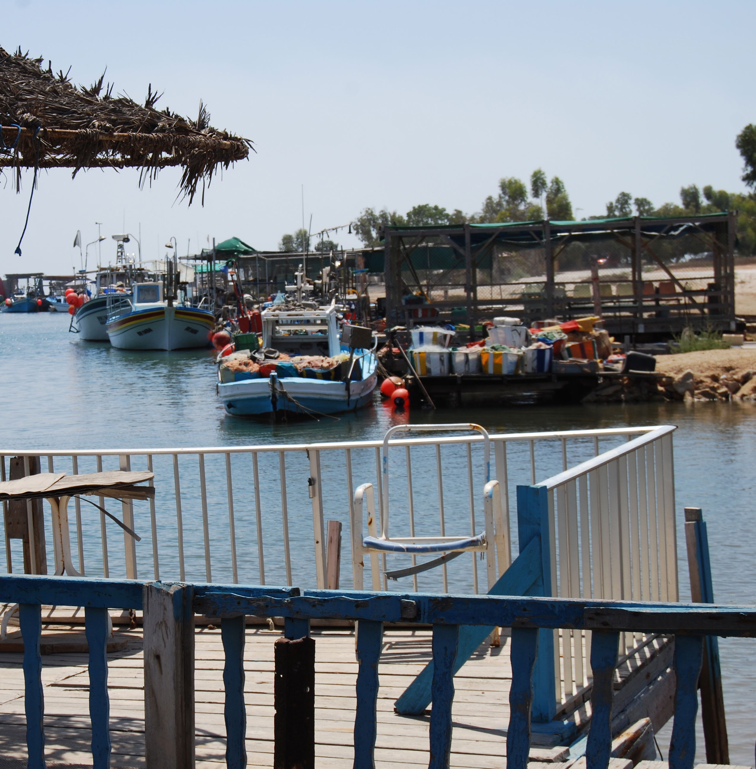 Puerto pescadero de Potamos tou Liopetri, por ChaCh' 