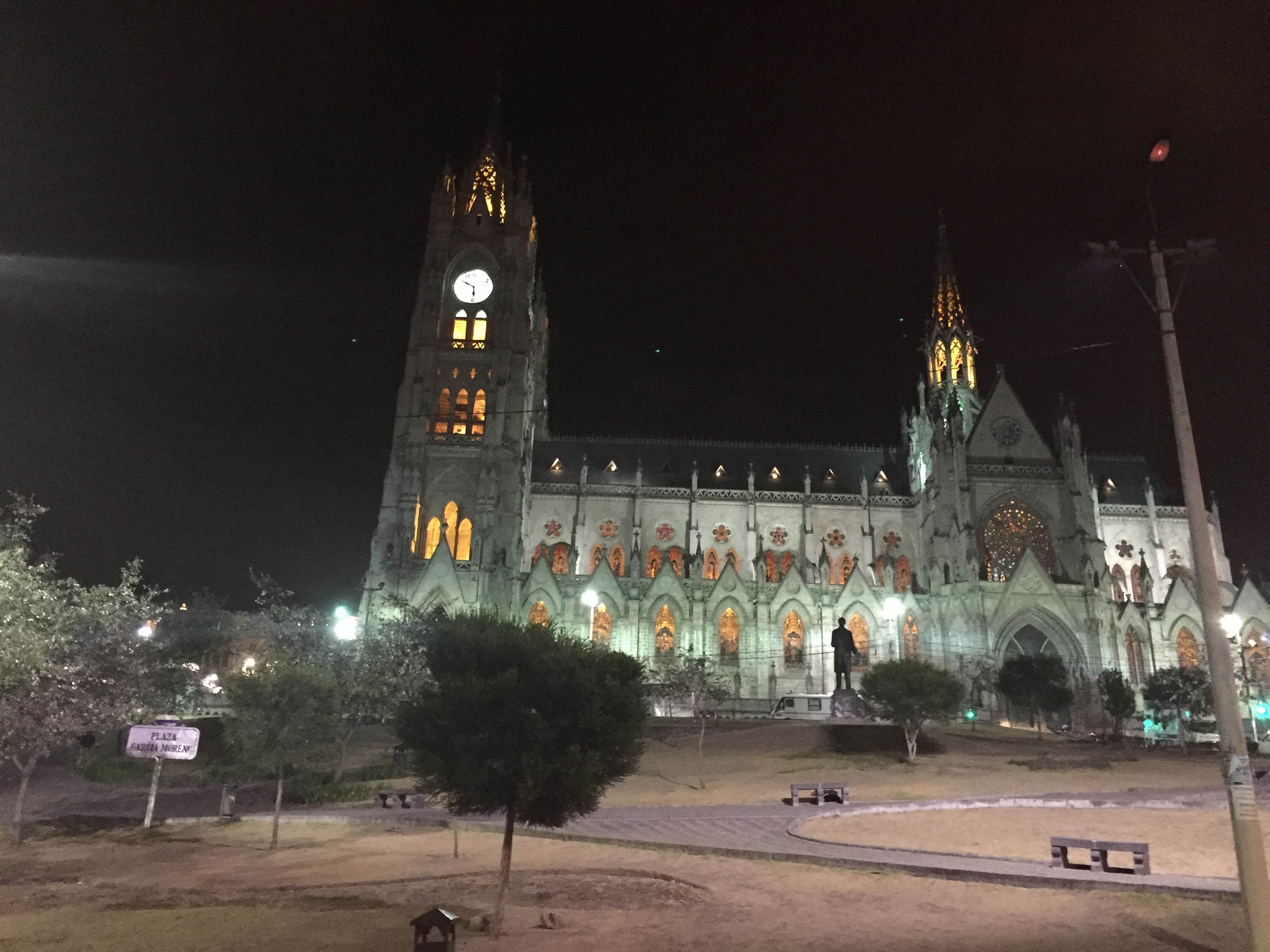 Estatua de Garcia Moreno, por Lance Ramirez