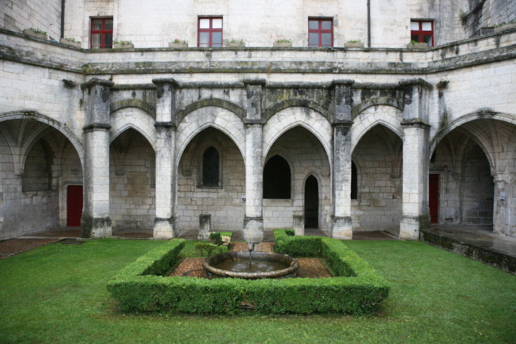 Iglesia y antigua abadia, por François-Xavier Gutton