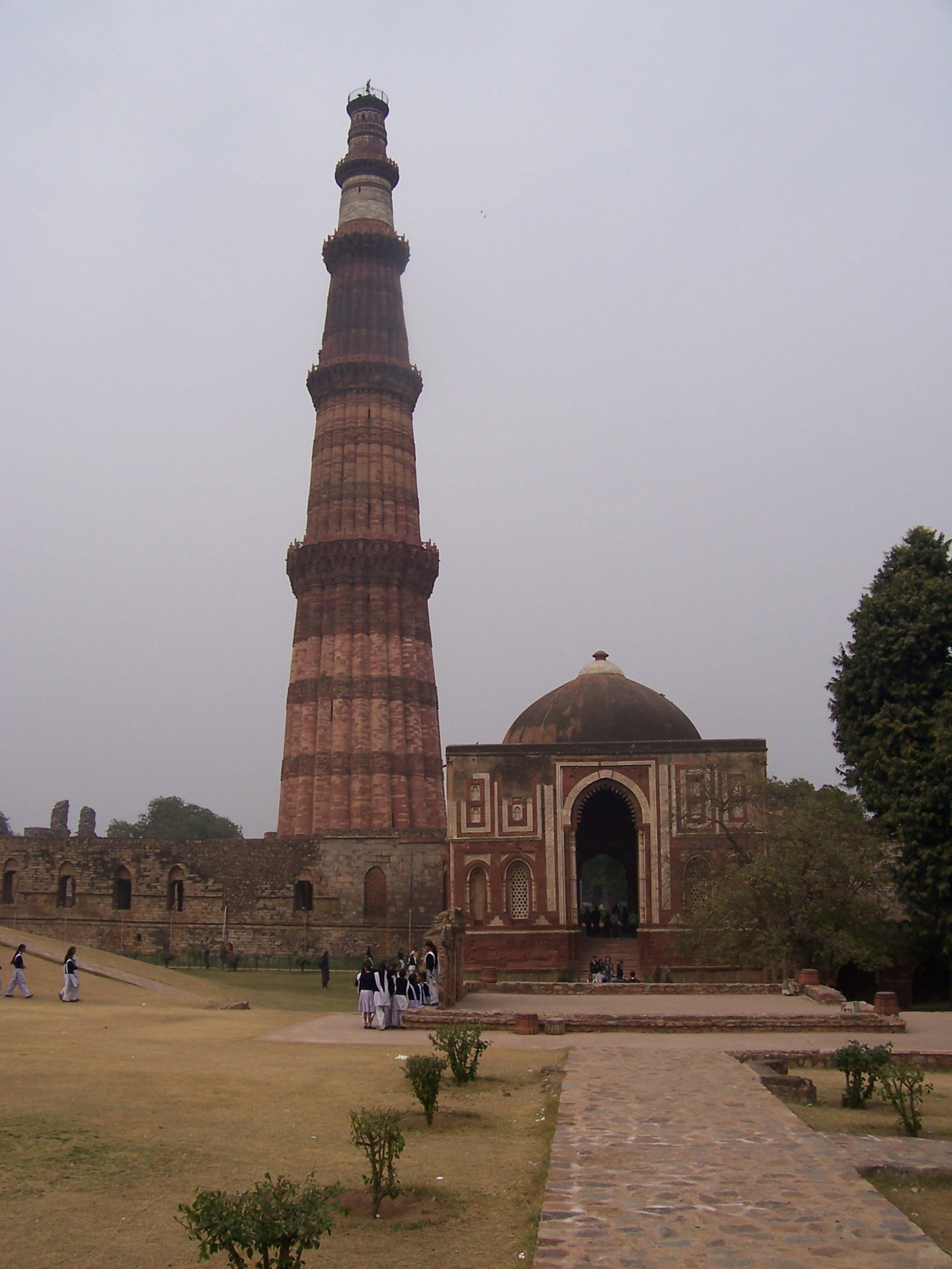 Qutab Minar, por fredo