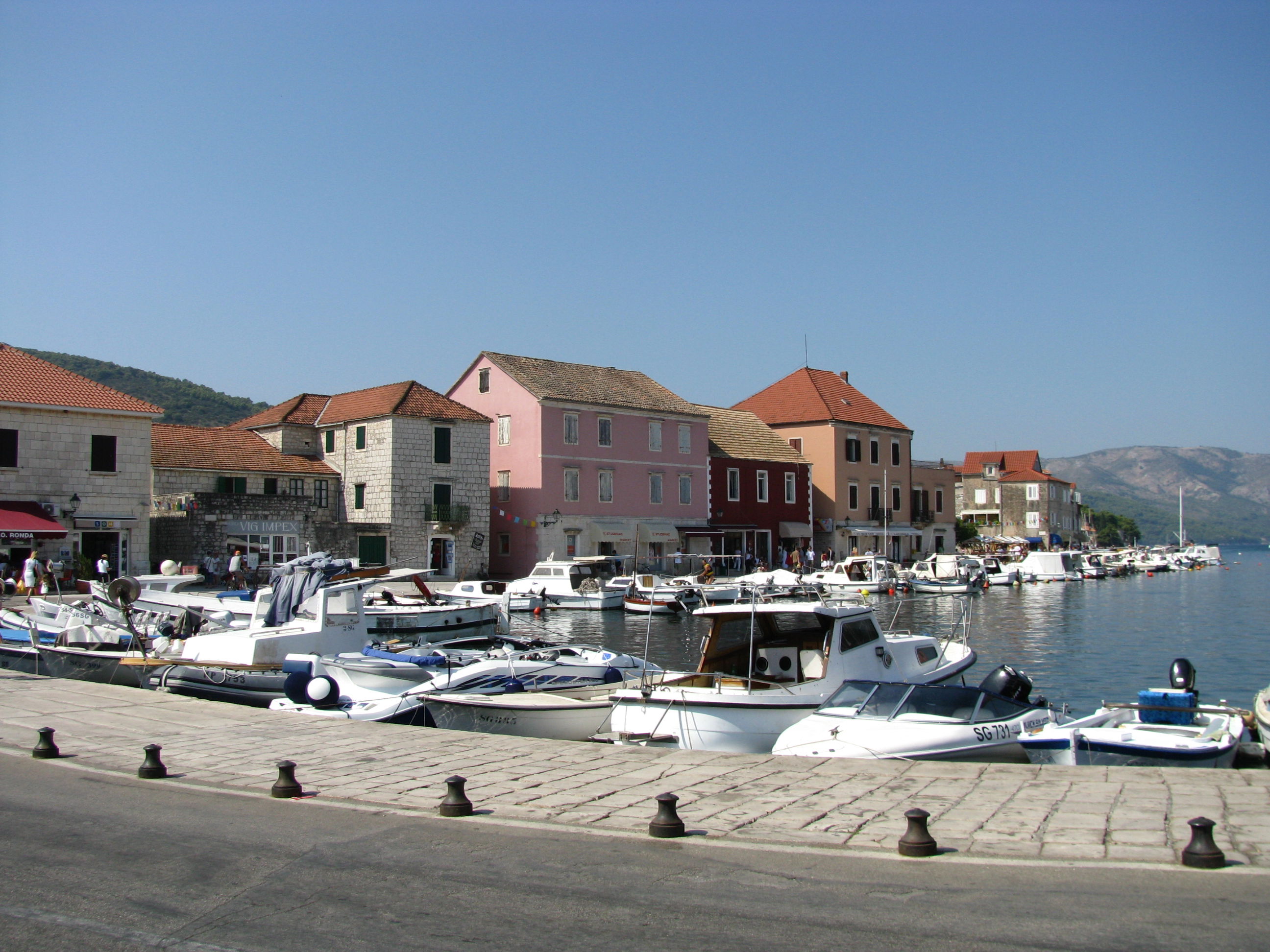 Puerto y bahía de Stari Grad, por Lonifasiko