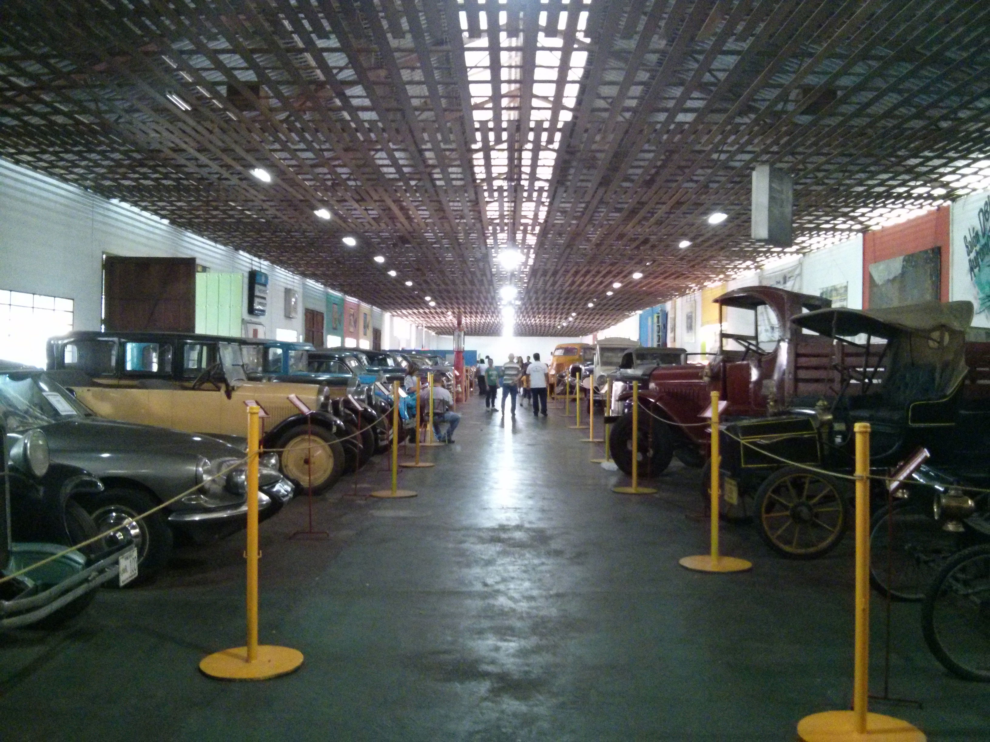 Museo del Transporte de Caracas, por Adriana Arias Simonovis