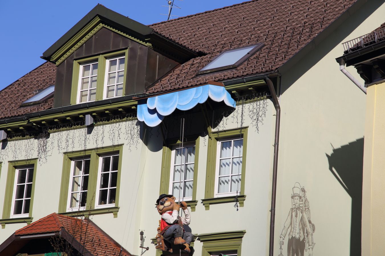 La Tienda de los Mil Relojes - Haus der 1000 Uhren, por ANADEL