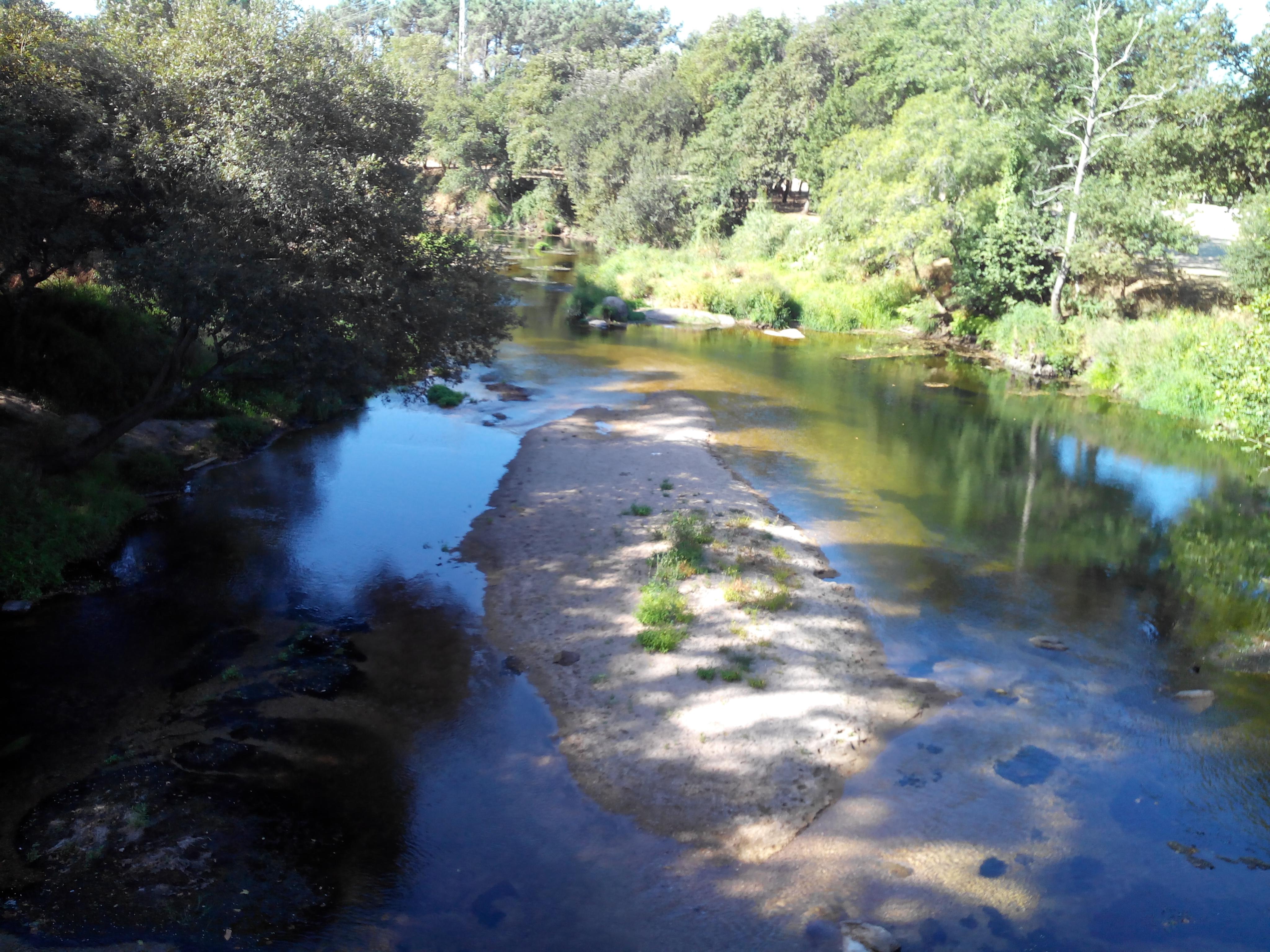 Senderismo en Ribadumia: descubre rutas inesperadas en la naturaleza gallega