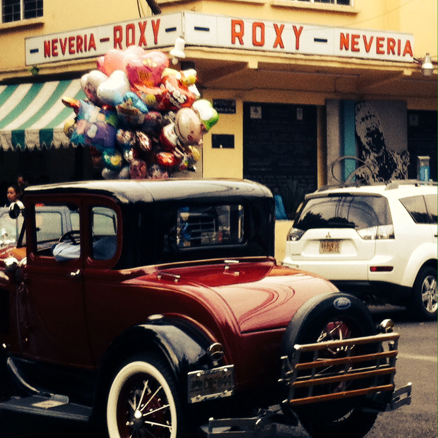 Nevería Roxy, por Pita Hernandez