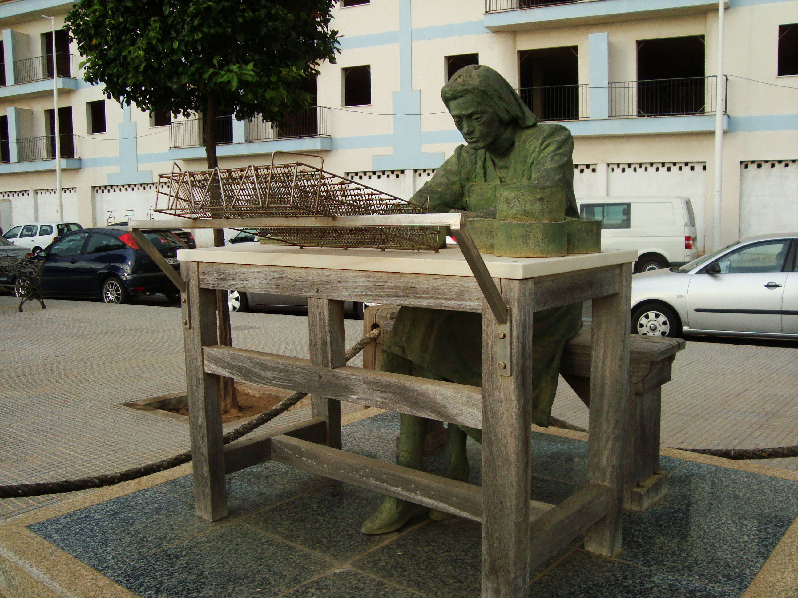 Monumento a la Mujer Conservera, por Marta Pilar