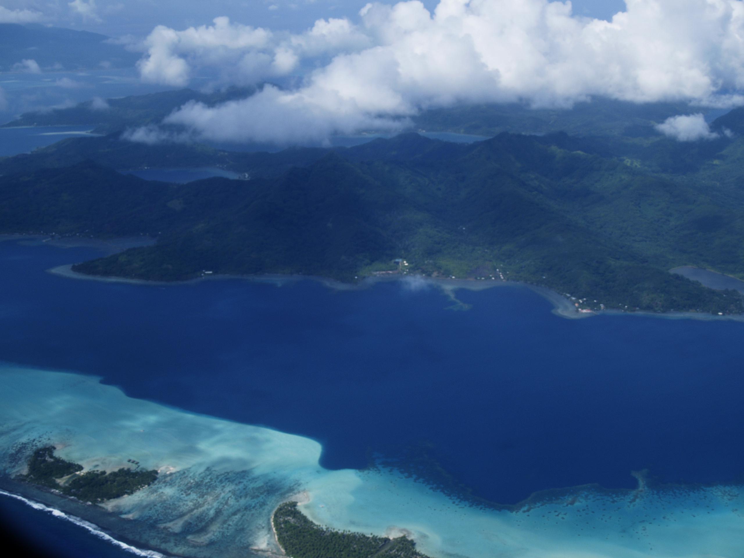 Sobrevolando Bora Bora, por Vanesa Franco García