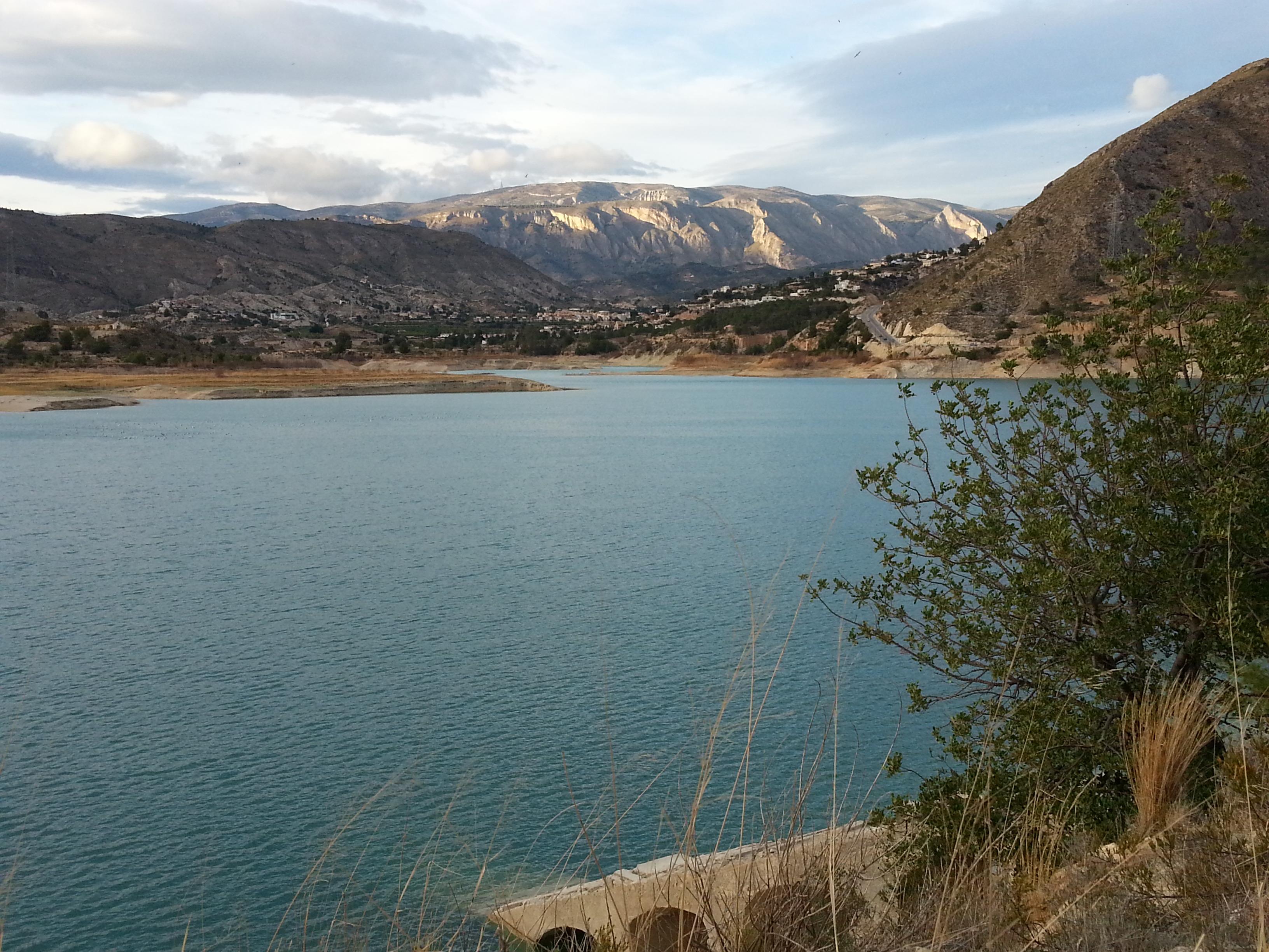 Embalse de amadorio, por Asun Garcia
