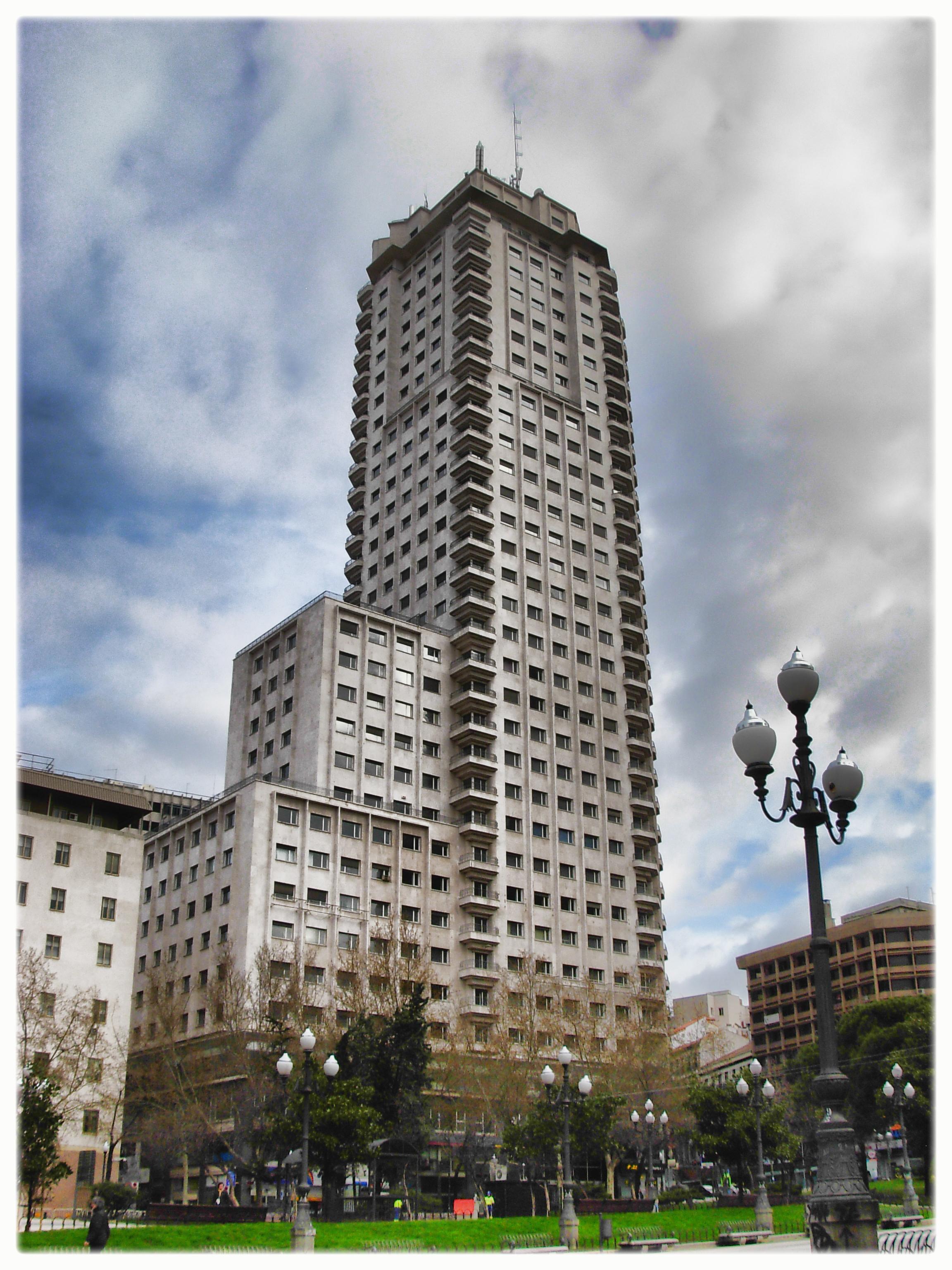 Torre de Madrid, por Javier Morales Orozco