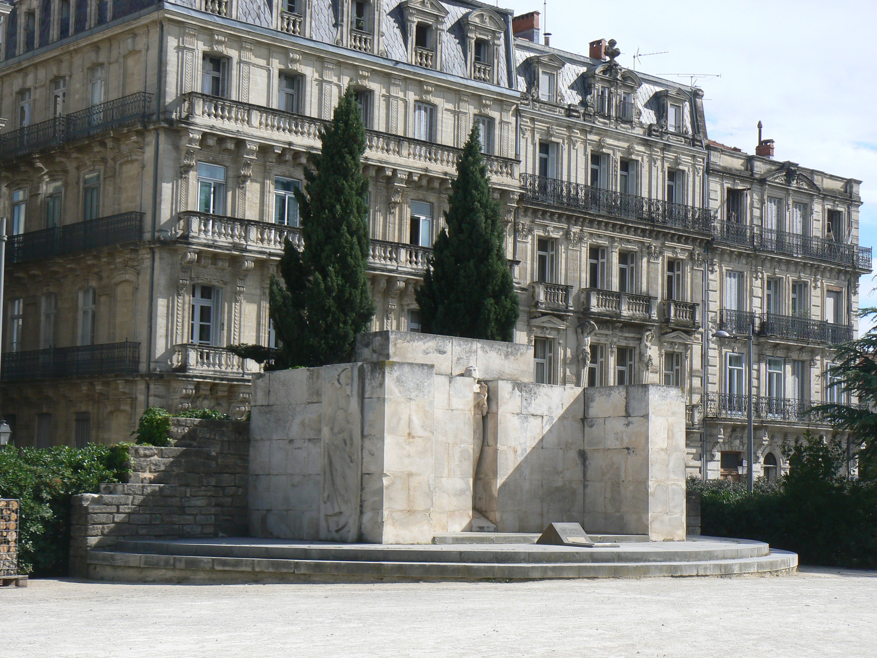 Estatuas en Hérault: un recorrido por arte y tradición en la región