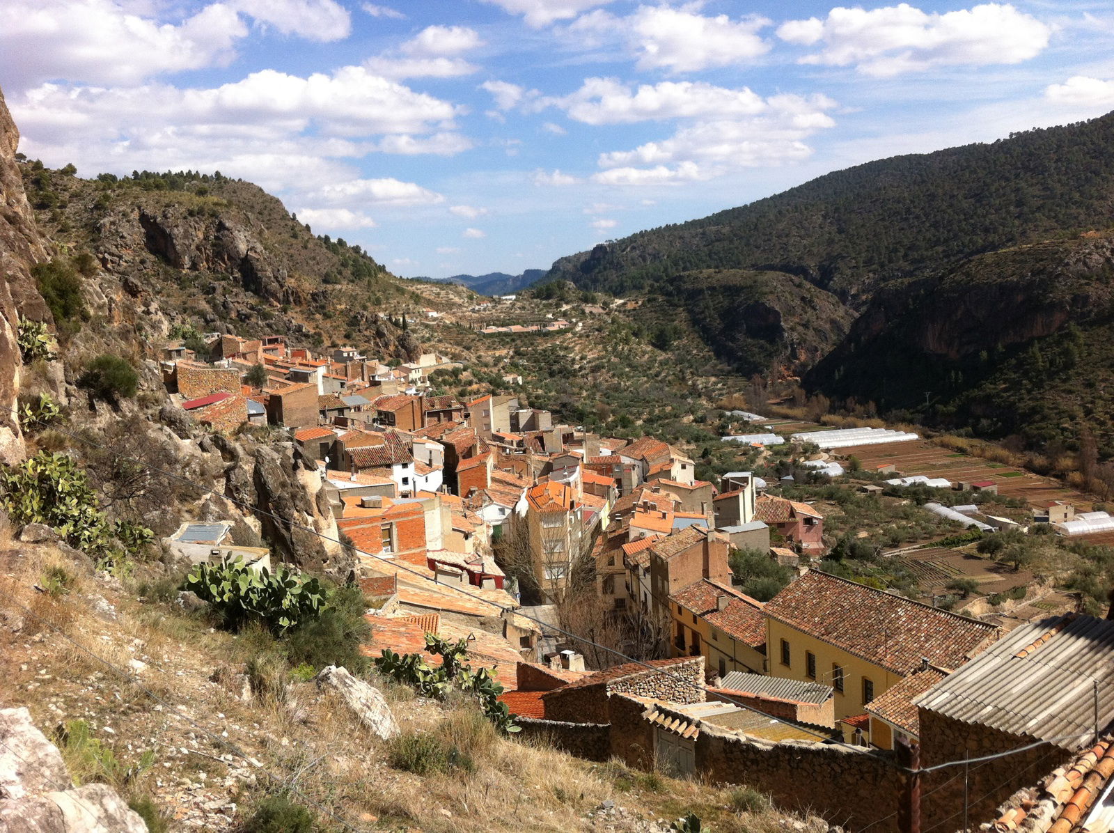 Descubre los encantadores pueblos de Ayna y su entorno impresionante