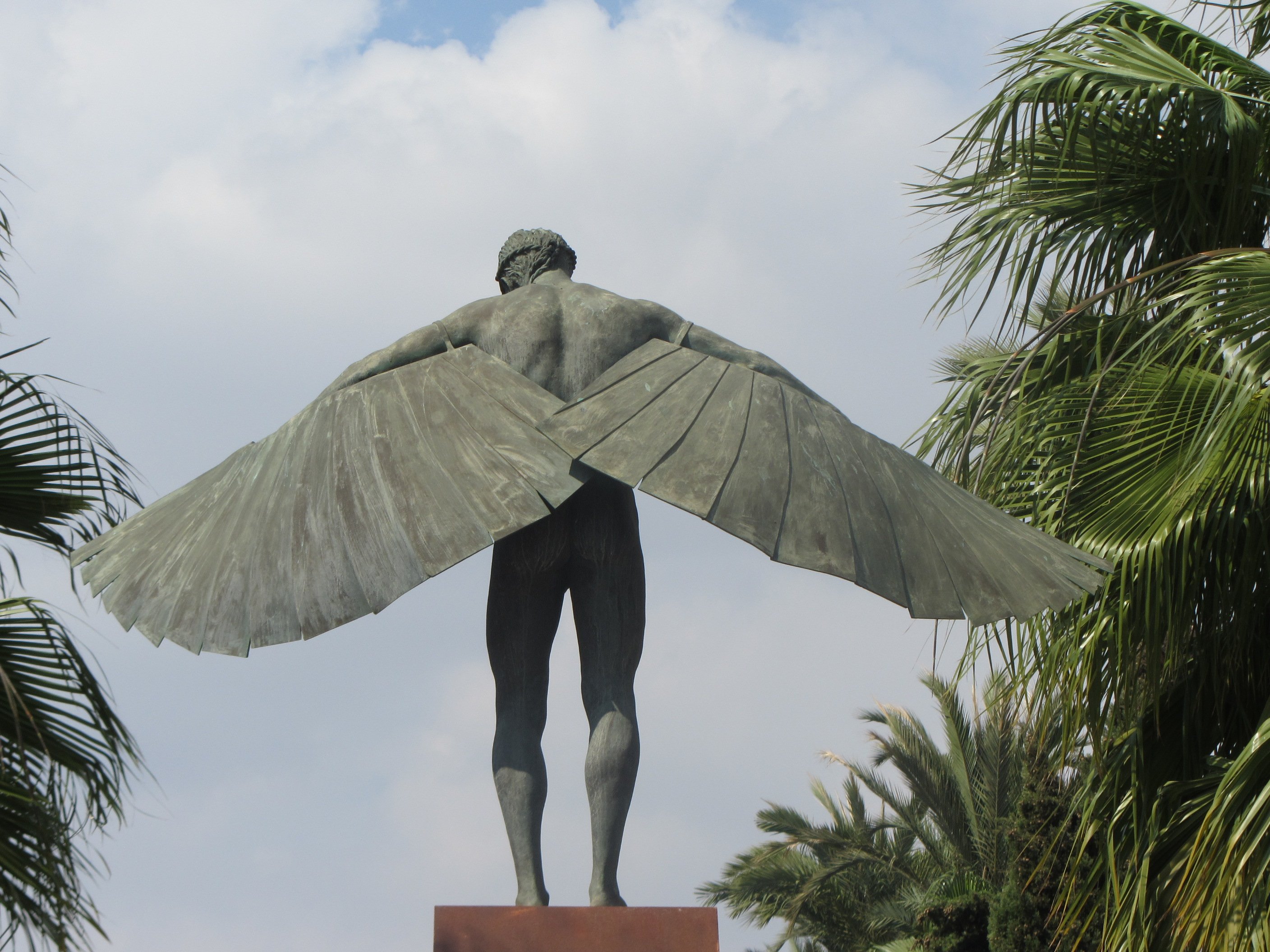 Monumento a Icaro en Águilas: 1 opiniones y 23 fotos
