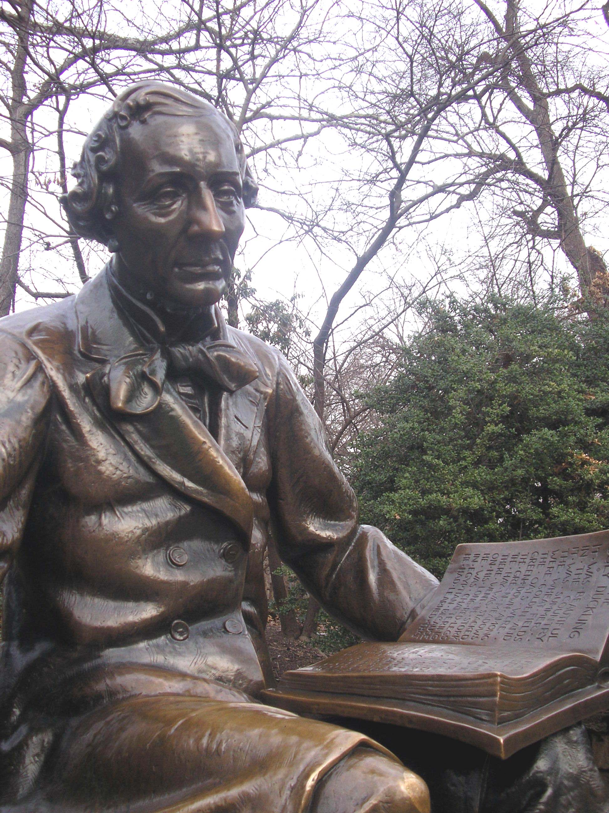 Estatua de Hans Christian Andersen, por travelphotobox